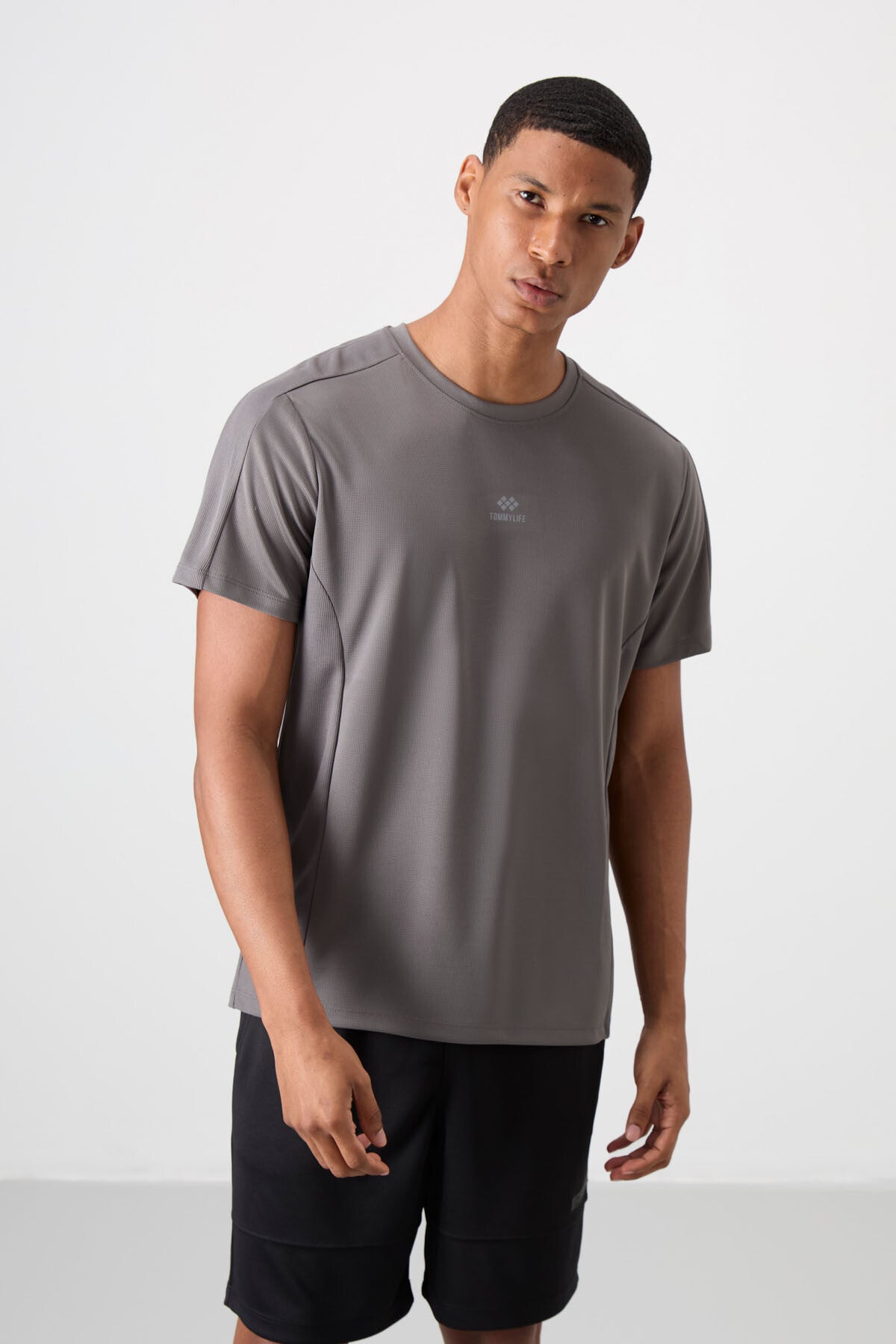 Dark Grey Polyester Breathable Textured Thin Flexible Standard Fit Men's Performance T-Shirt - 88390