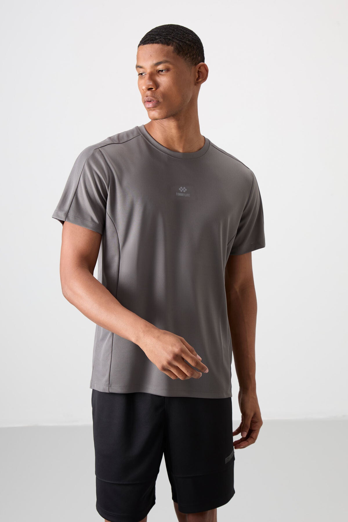 Dark Grey Polyester Breathable Textured Thin Flexible Standard Fit Men's Performance T-Shirt - 88390