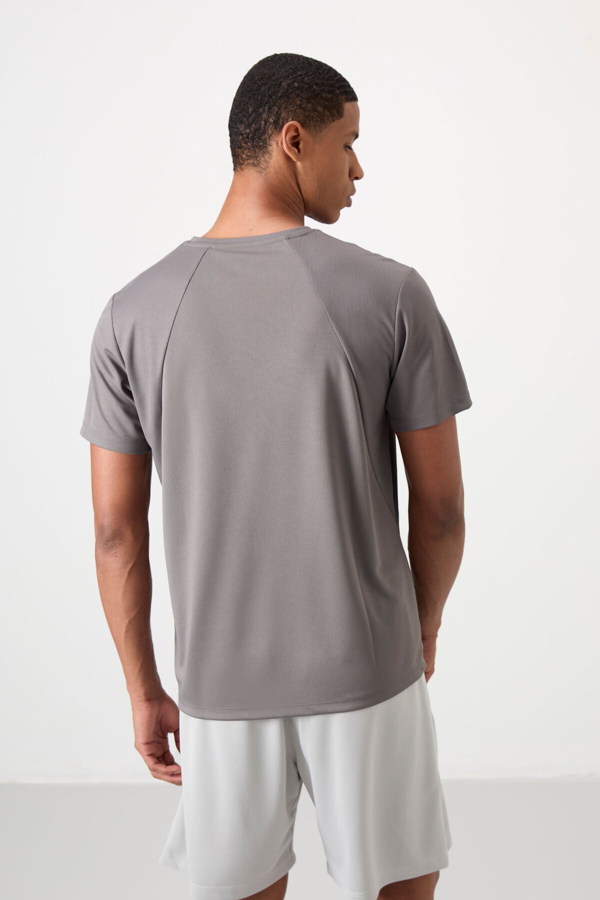 Dark Grey Polyester Breathable Textured Thin Flexible Standard Fit Men's Performance T-Shirt - 88391