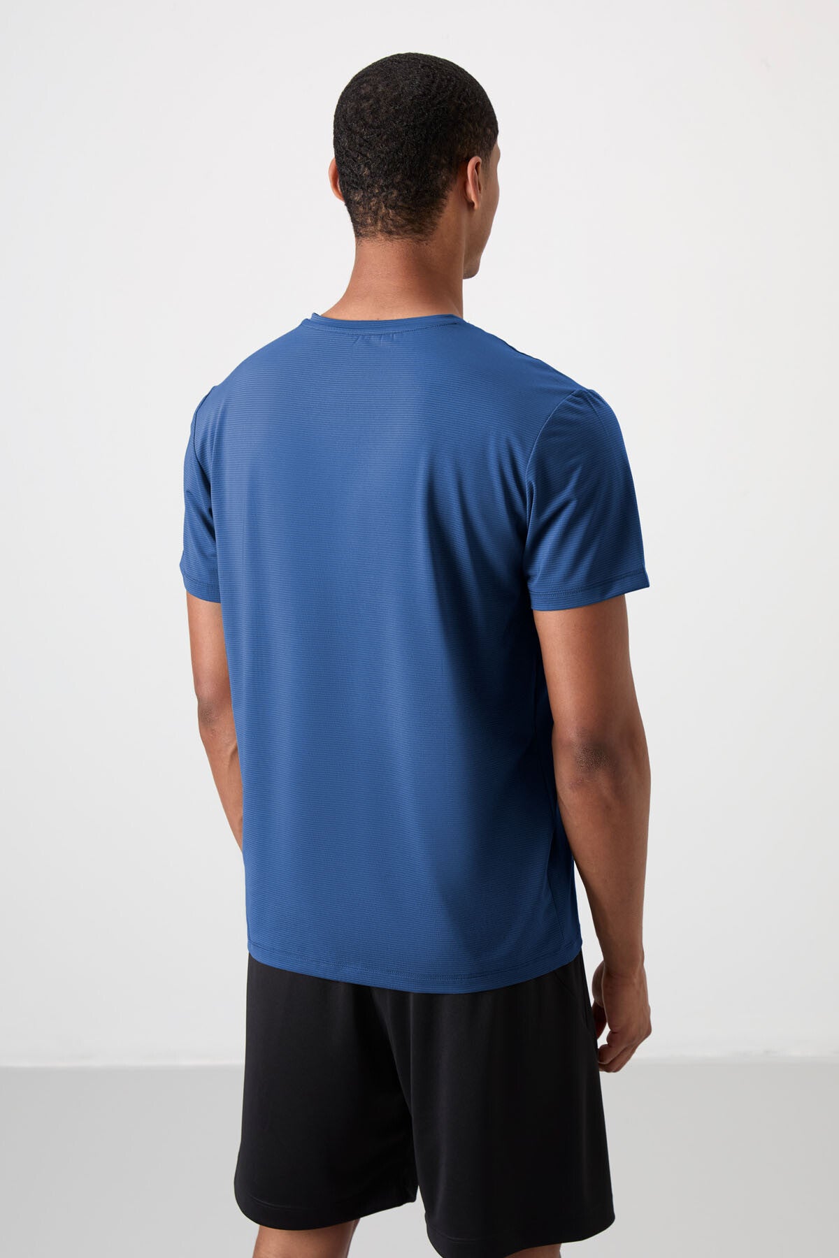 Parlament Polyester Breathable Textured Thin Flexible Standard Fit Men's Performance T-Shirt - 88384