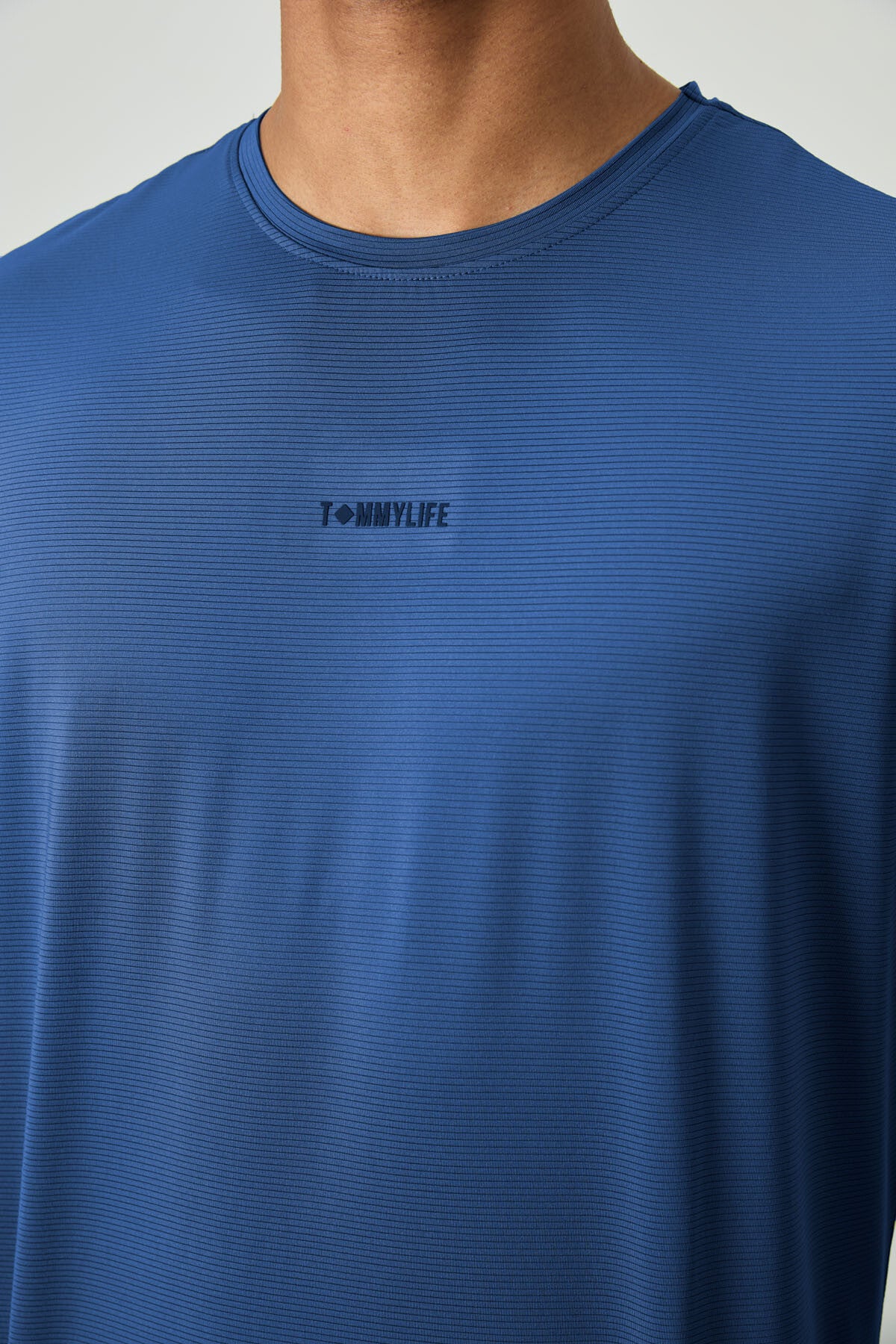 Parlament Polyester Breathable Textured Thin Flexible Standard Fit Men's Performance T-Shirt - 88384