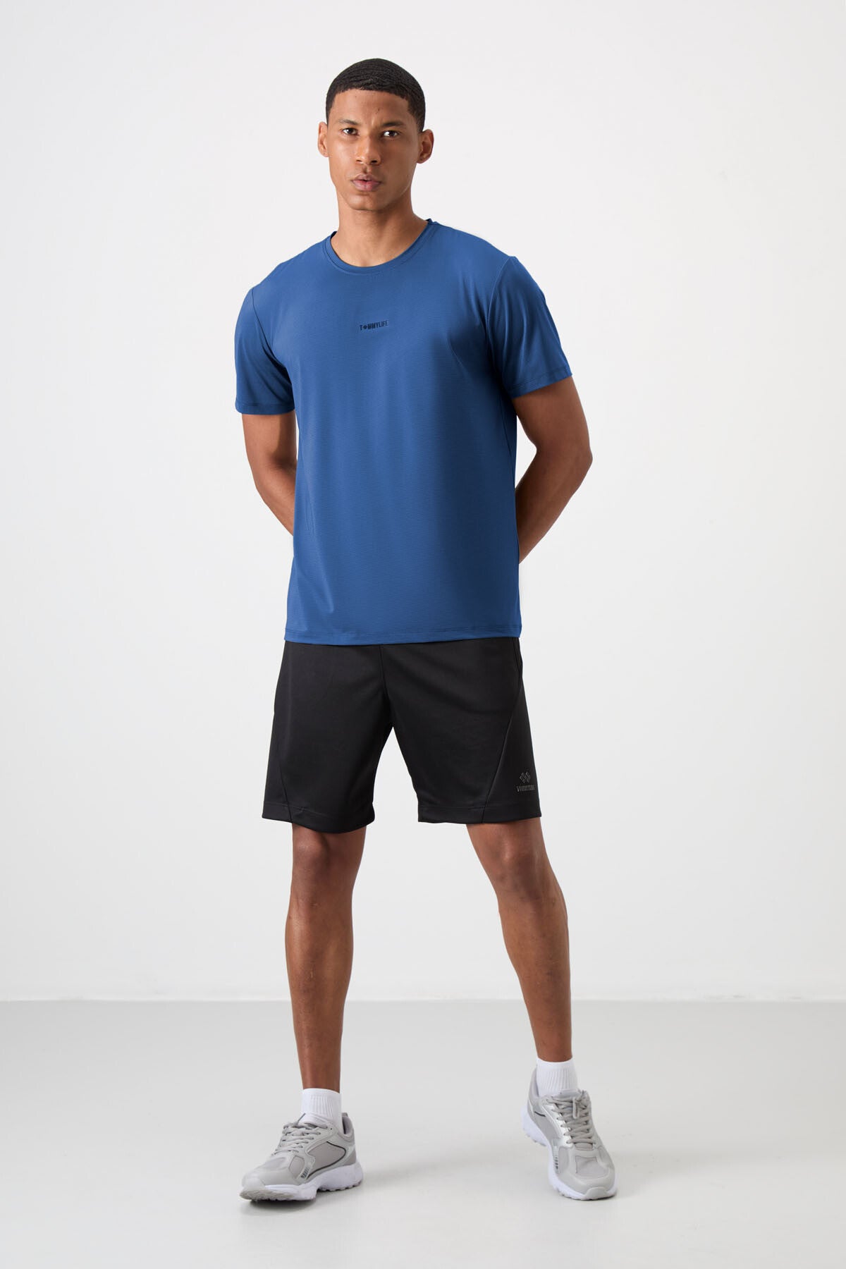 Parlament Polyester Breathable Textured Thin Flexible Standard Fit Men's Performance T-Shirt - 88384