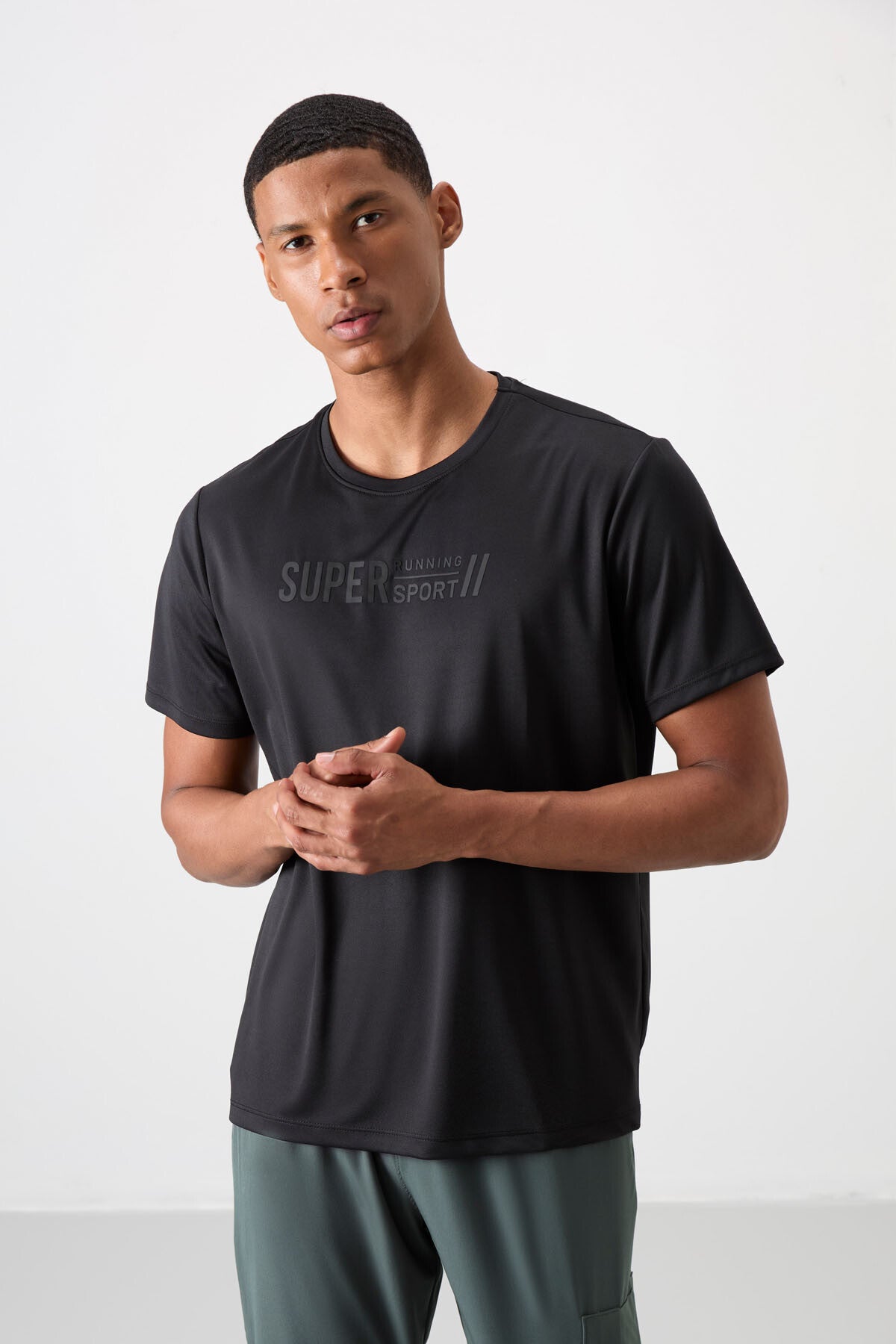 Black Polyester Breathable Textured Thin Flexible Standard Fit Men's Performance T-Shirt - 88385