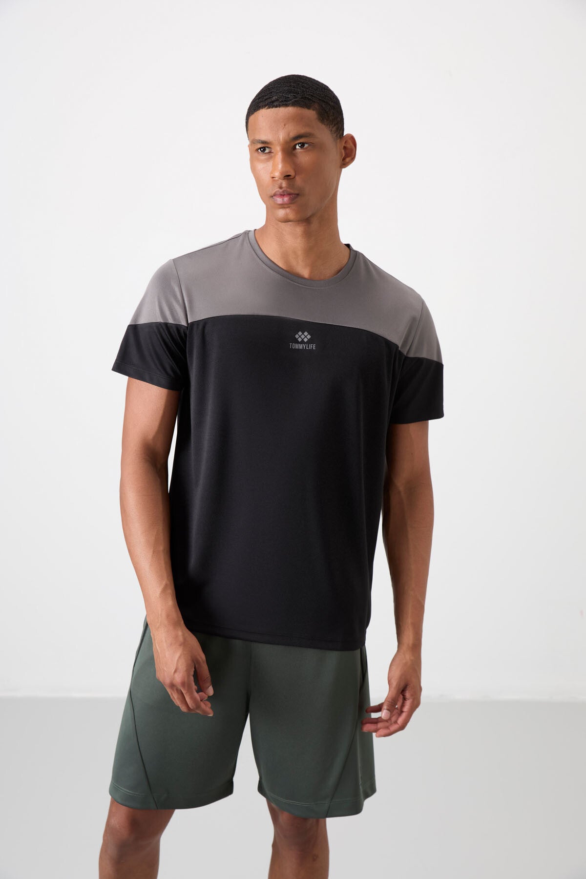 Black Polyester Breathable Textured Thin Flexible Standard Fit Men's Performance T-Shirt - 88386