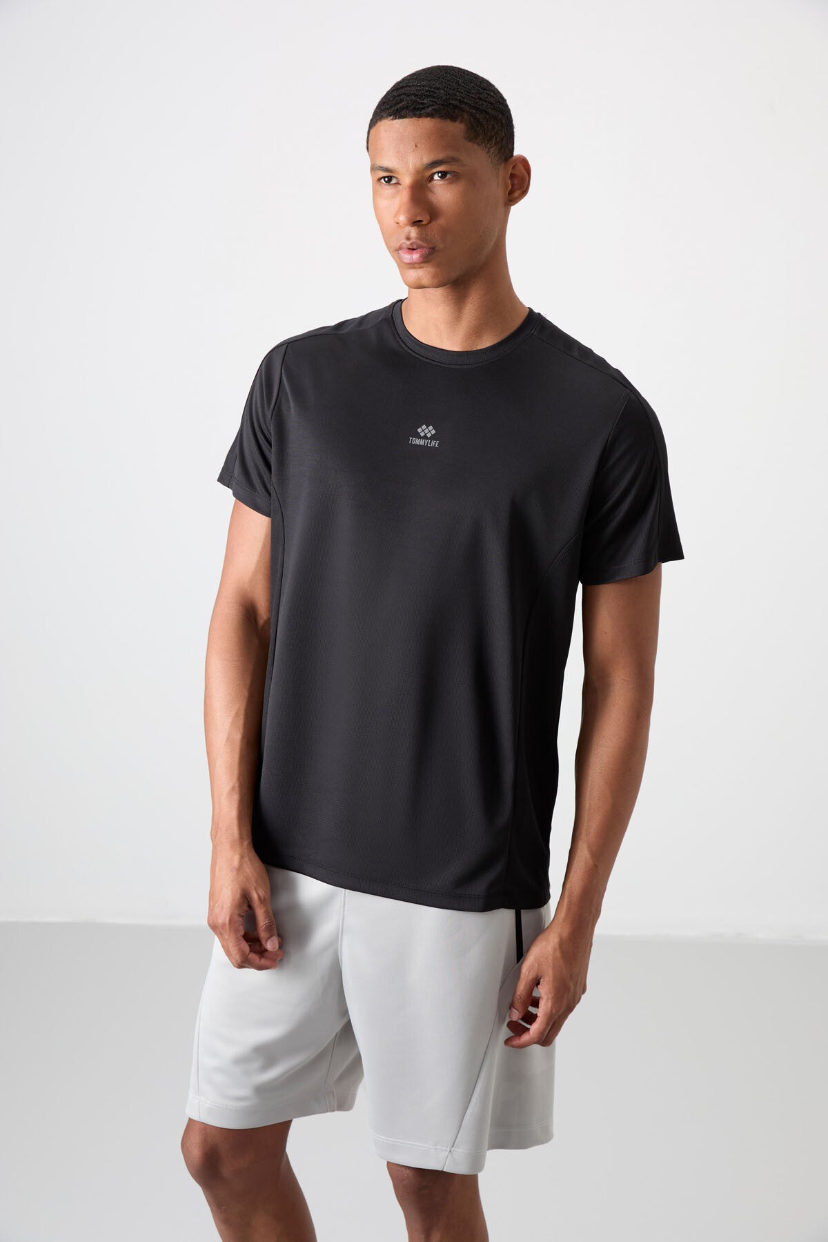 Black Polyester Breathable Textured Thin Flexible Standard Fit Men's Performance T-Shirt - 88390