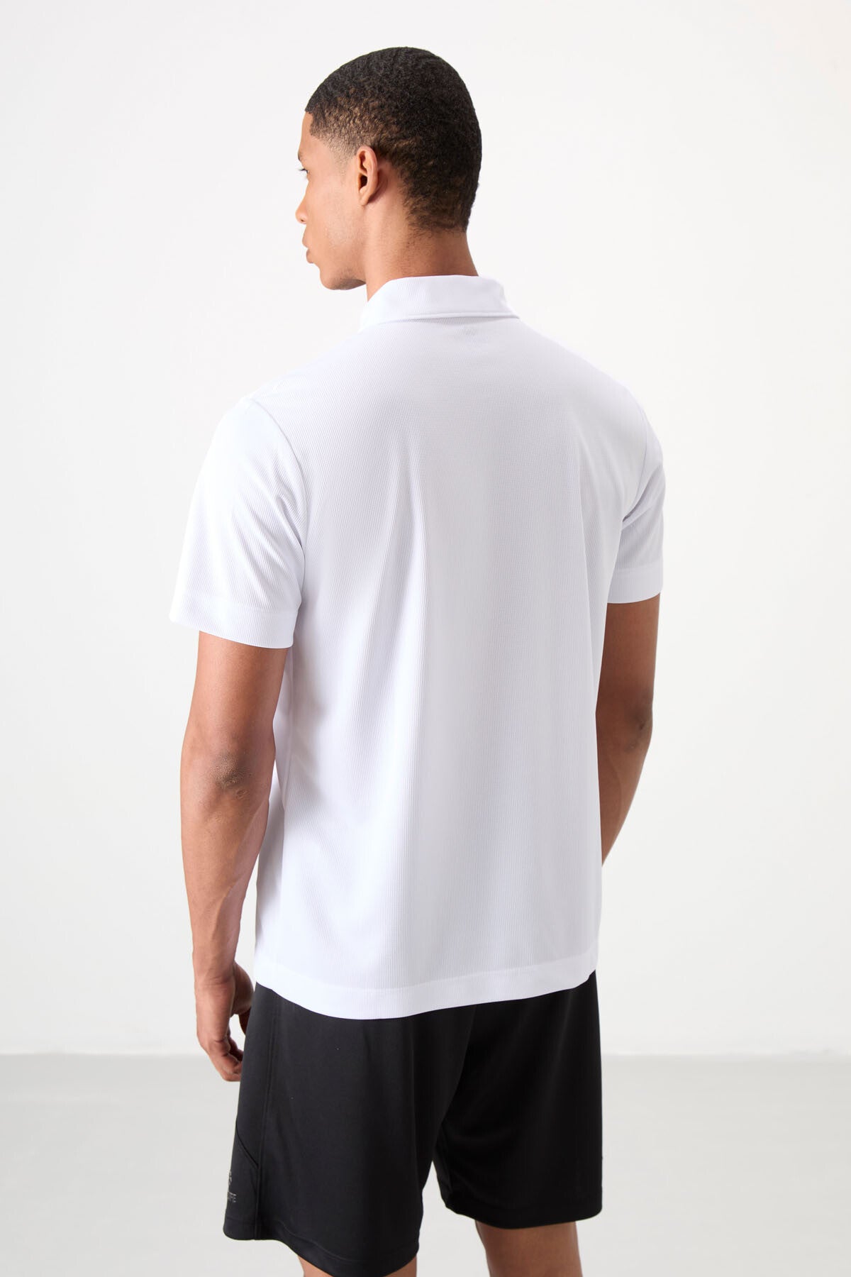 White Polyester Breathable Textured Thin Flexible Standard Fit Polo Collar Men's Performance T-Shirt - 88392