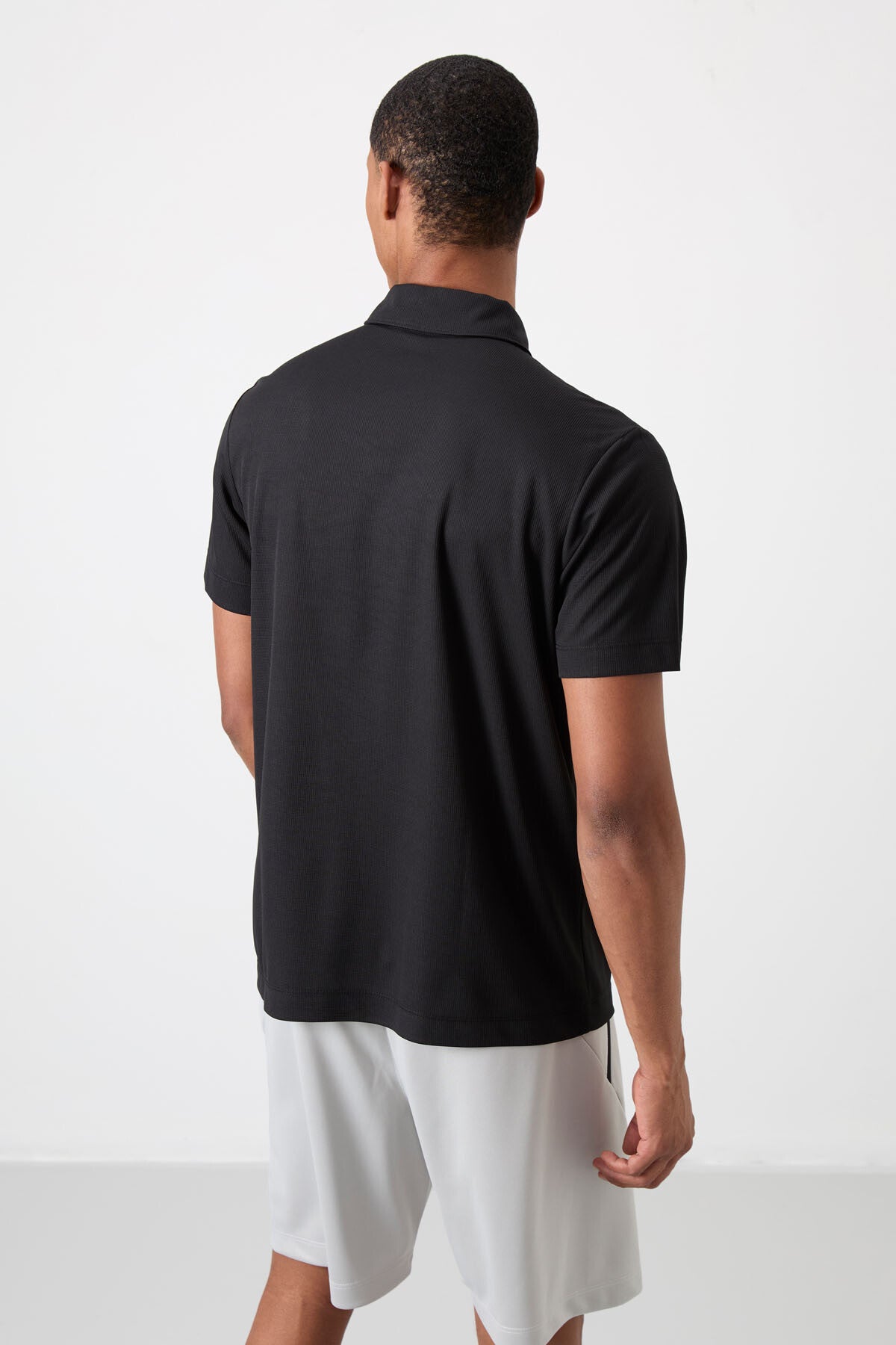 Black Polyester Breathable Textured Thin Flexible Standard Fit Polo Collar Men's Performance T-Shirt - 88392