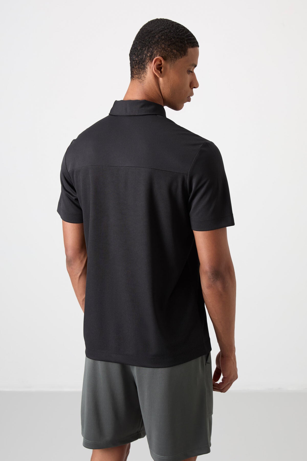 Black Polyester Breathable Textured Thin Flexible Standard Fit Polo Collar Men's Performance T-Shirt - 88402