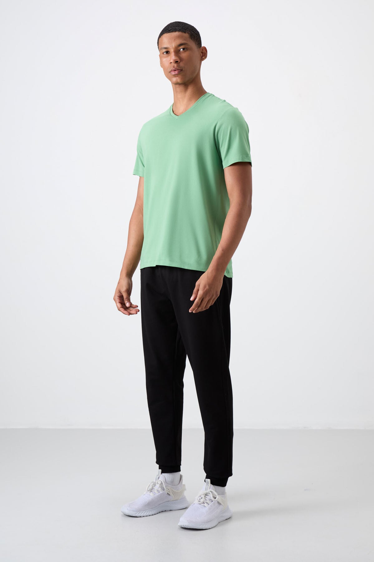 Pastel Green Basic Short Sleeve Standard Fit V-Neck Men's T-Shirt - 87912