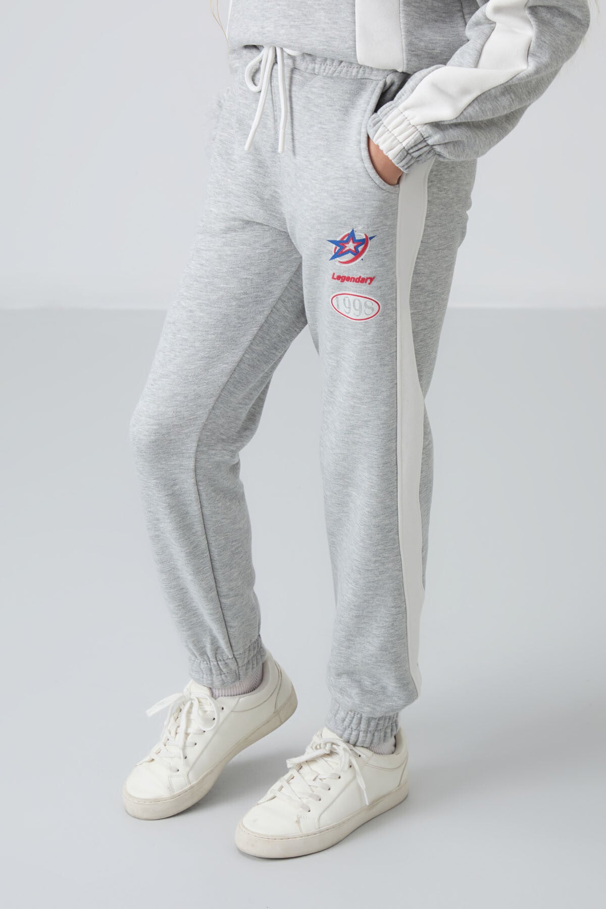 Grey Melange Cotton Fleece-Lined Soft Textured Standard Fit Printed Girls' Tracksuit Set - 75166
