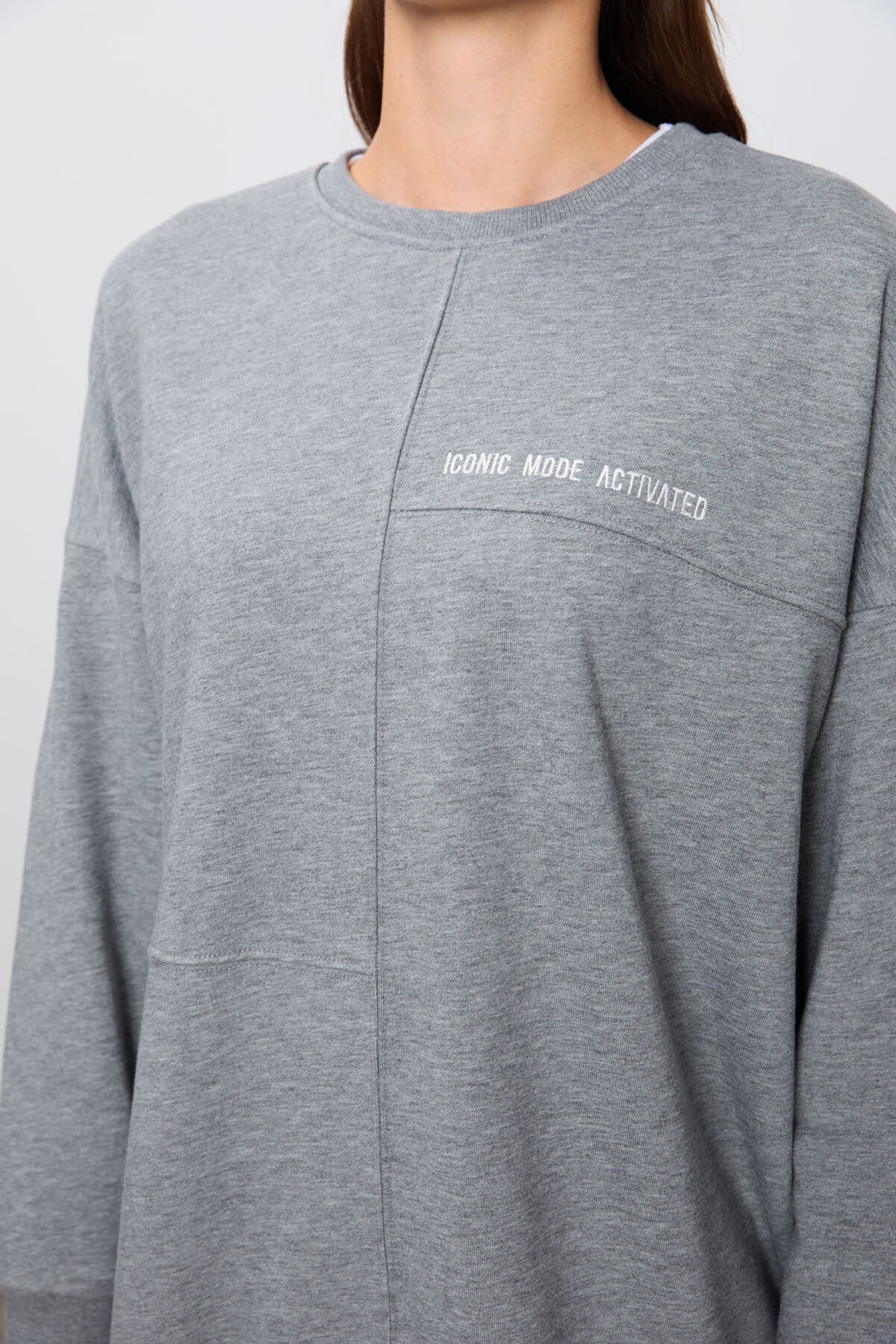 Grey Melange Compact Cotton Thick Smooth Textured O Collar Oversize Fit Women's Sweatshirt - 97288