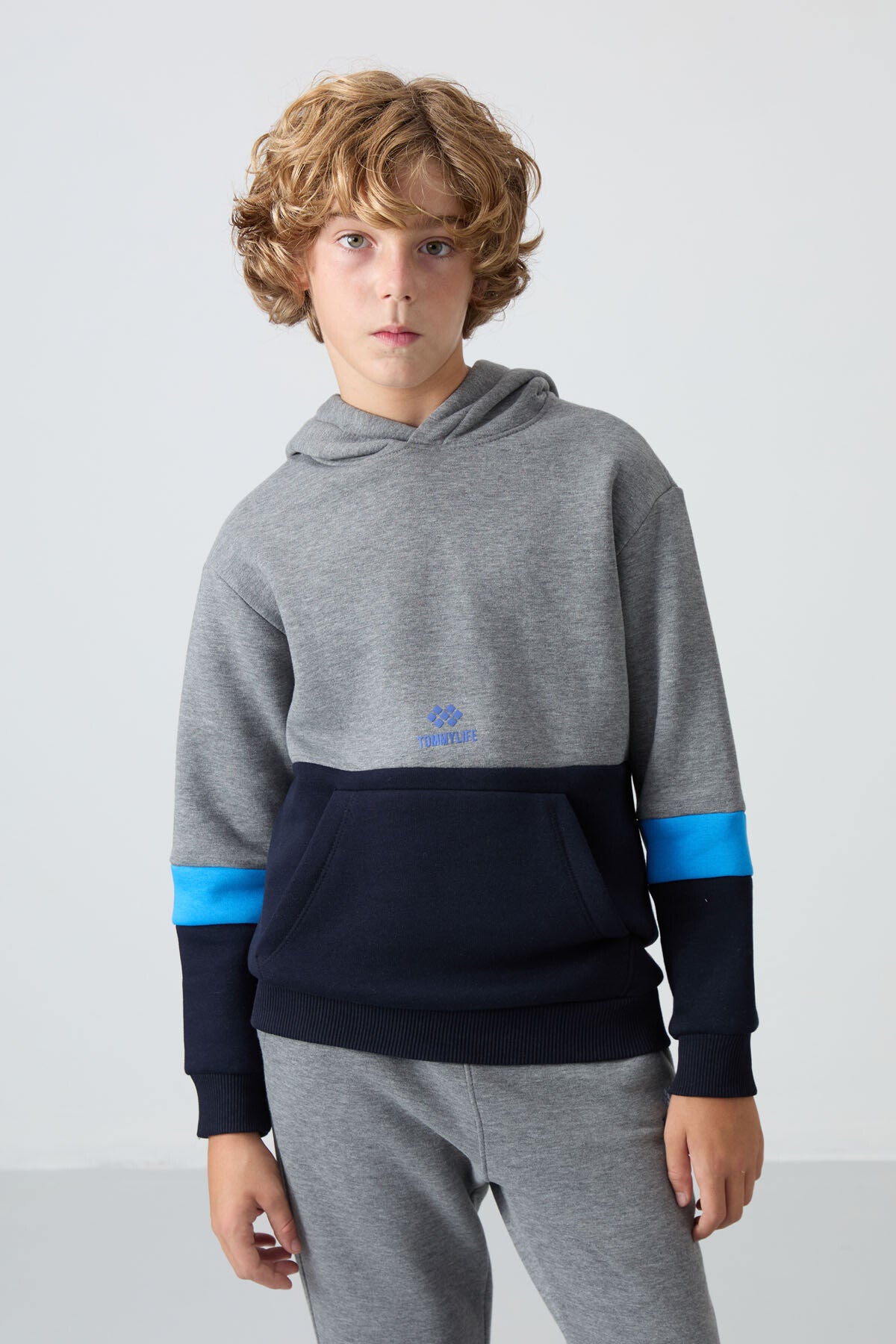 Grey Melange Cotton Thick Fleece-Lined Soft Textured Standard Fit Embroidered Boys' Tracksuit Set - 11255