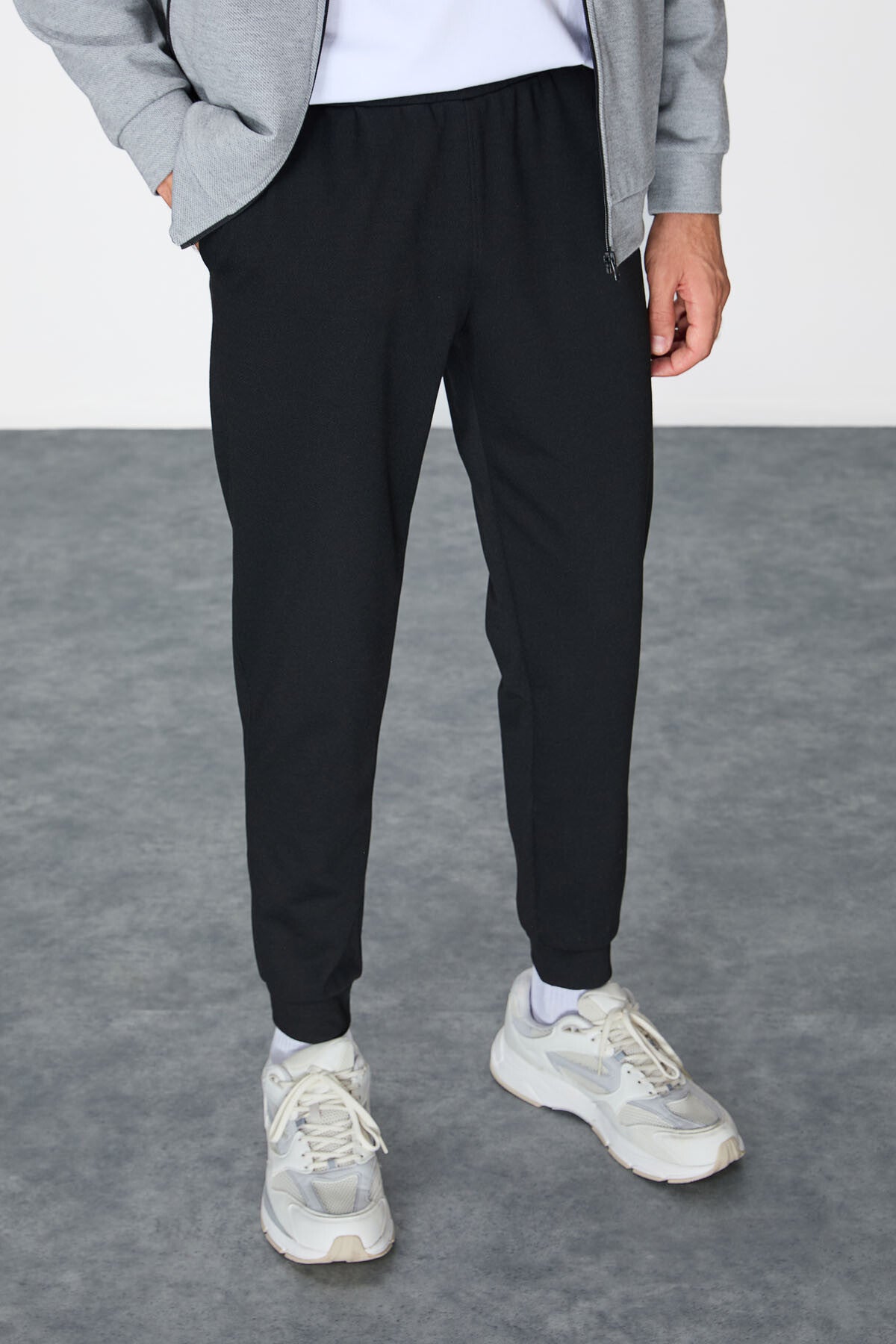 Grey Melange-Black Textured Surface Standard Fit Embroidered Men's Tracksuit Set - 85248