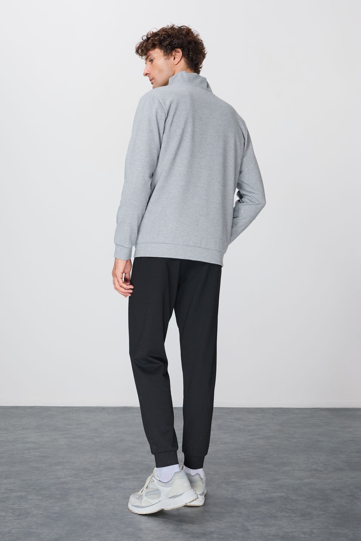 Grey Melange-Black Textured Surface Standard Fit Embroidered Men's Tracksuit Set - 85248