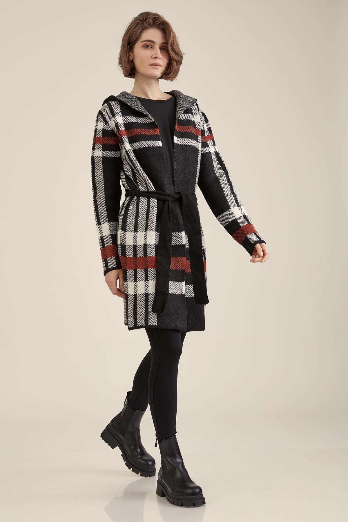 WIDE LINE DETAILED CARDIGAN