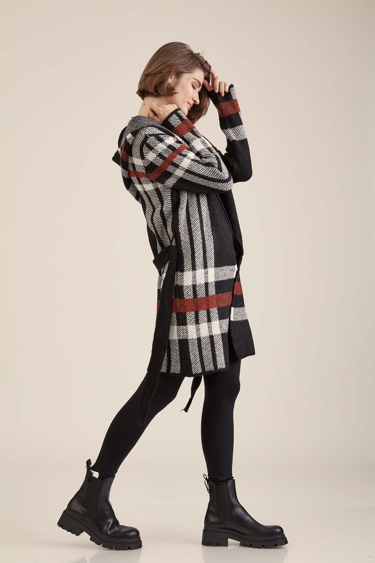 WIDE LINE DETAILED CARDIGAN