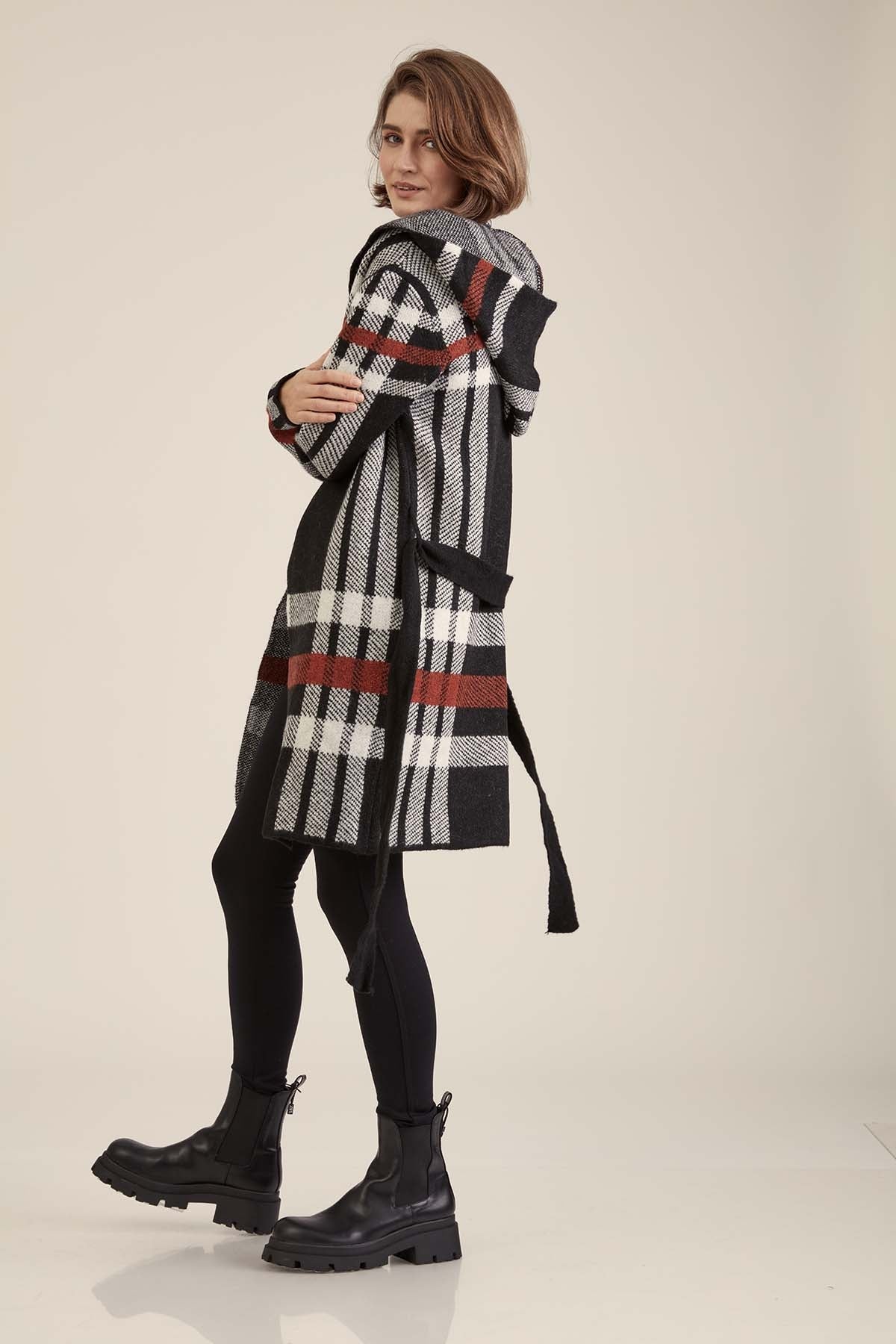 WIDE LINE DETAILED CARDIGAN