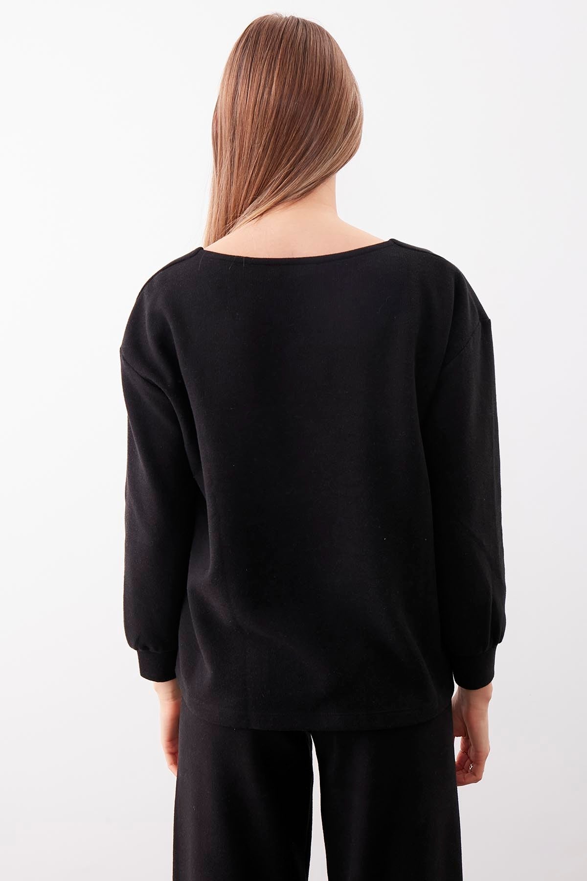 BROAD V NECK BLOUSE