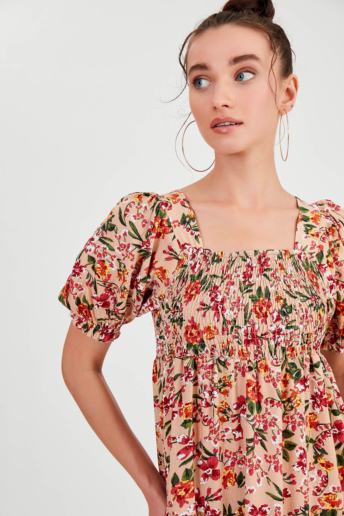 COILED LOOSE SLEEVE FLOWER DRESS