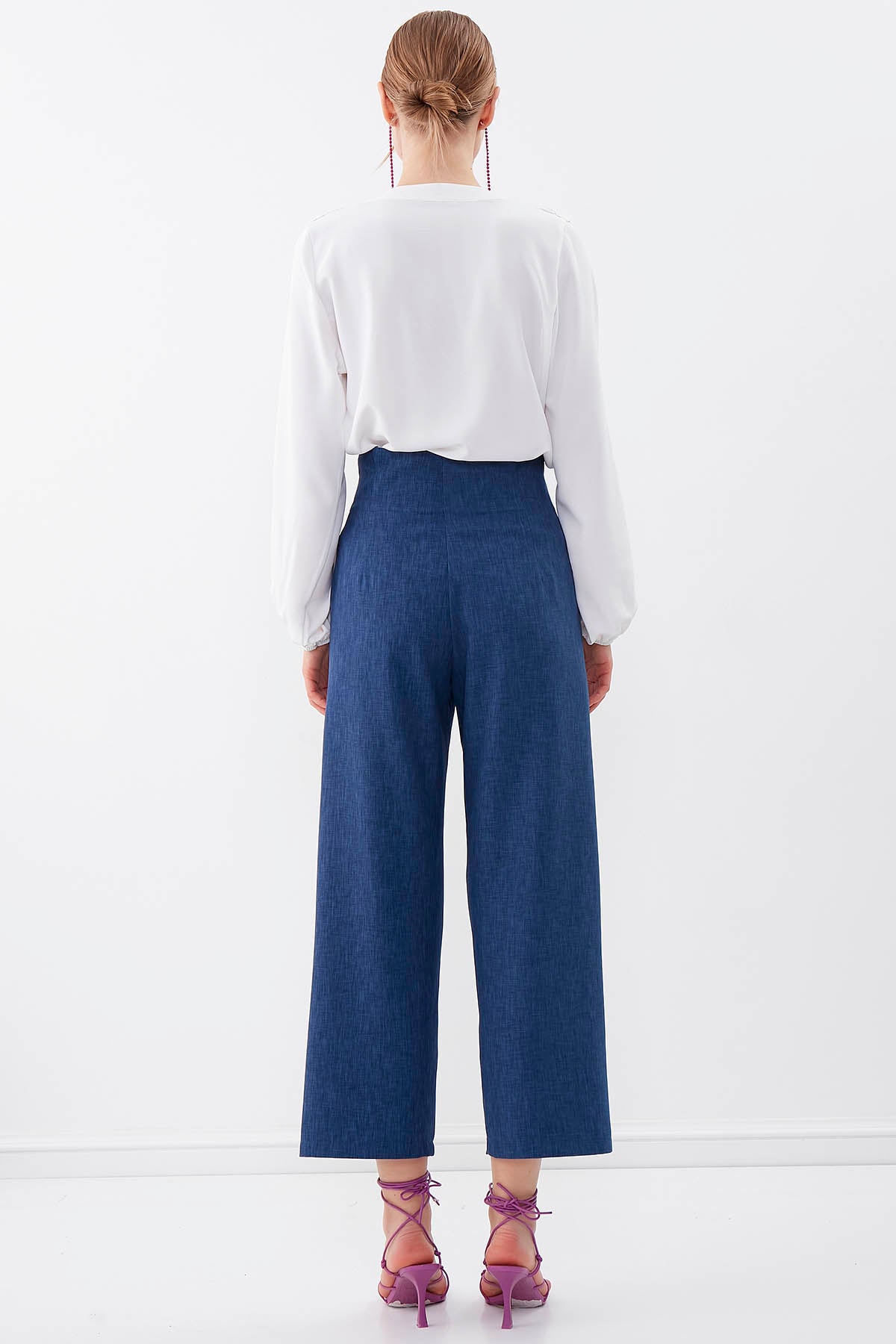 GOLD BUTTON DETAILS TROUSERS