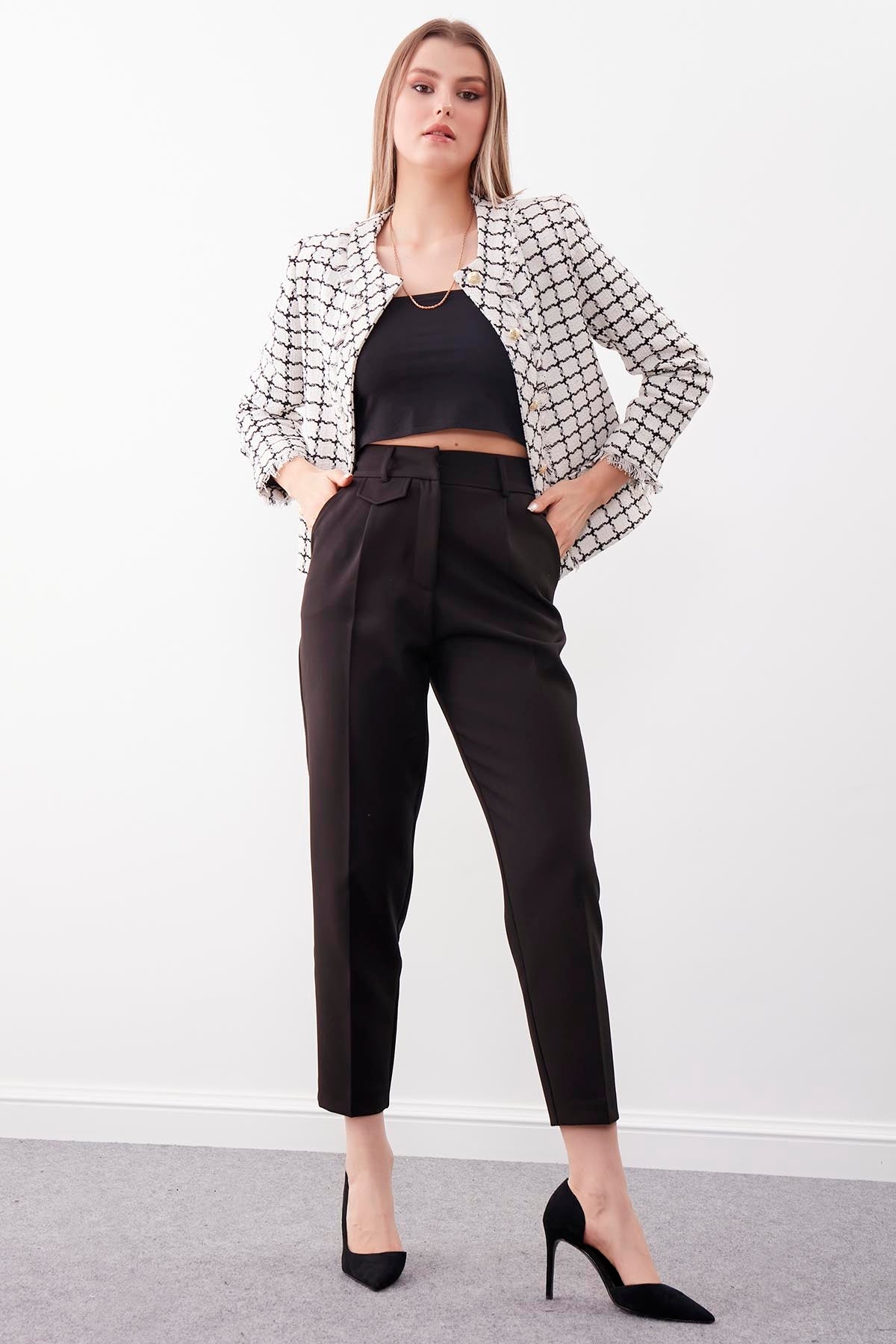 GOLD BUTTON PATTERNED CLASSY JACKET