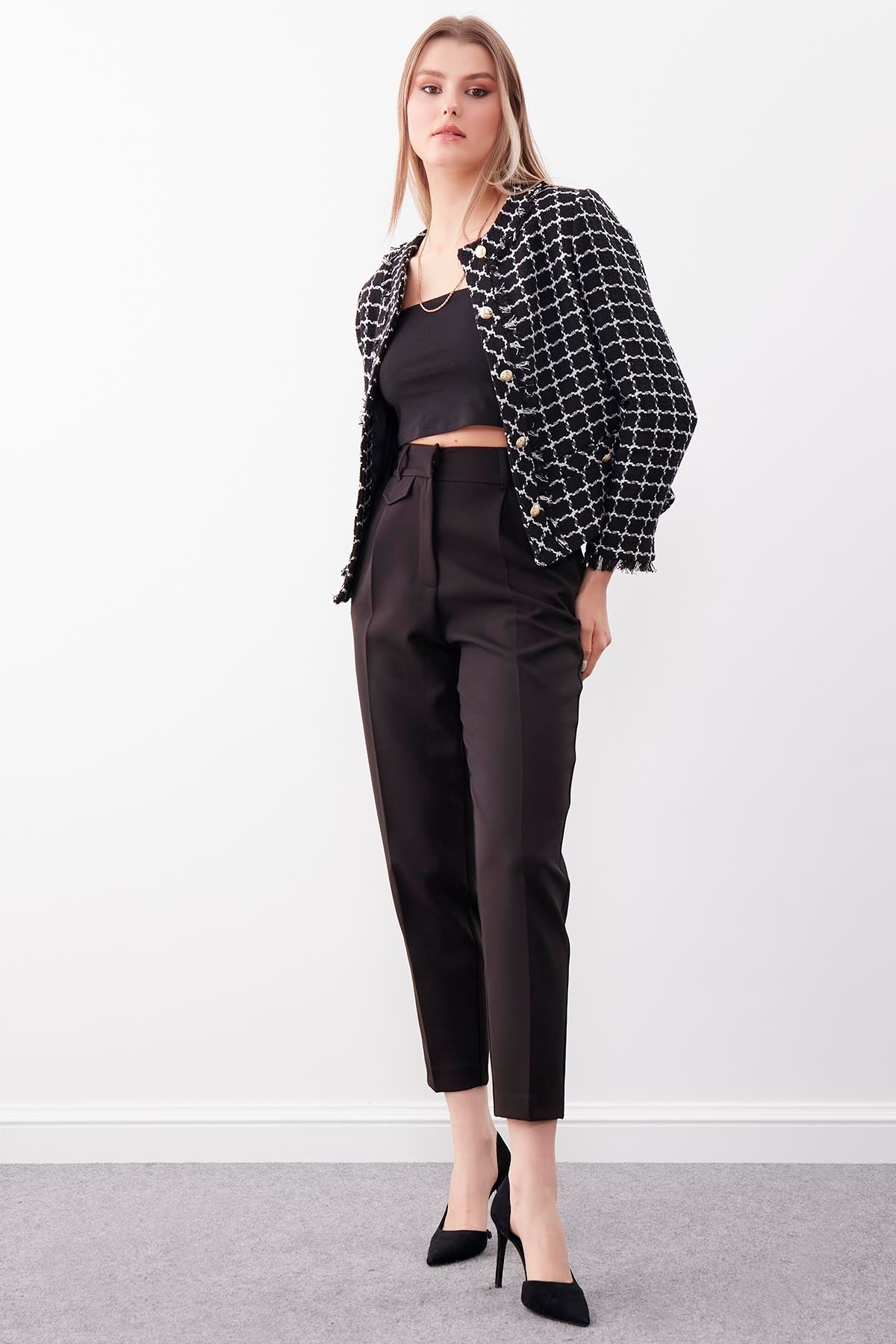 GOLD BUTTON PATTERNED CLASSY JACKET