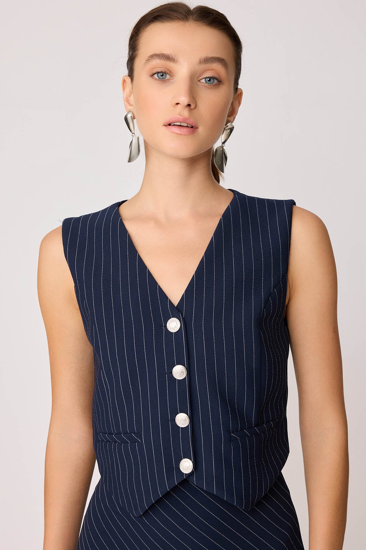 SILVER BUTTON CROP VEST