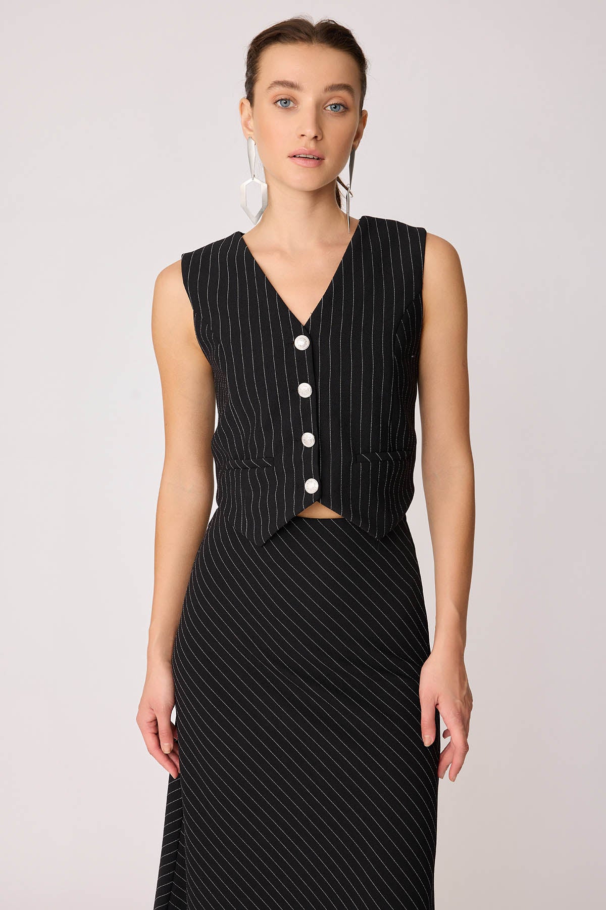 SILVER BUTTON CROP VEST