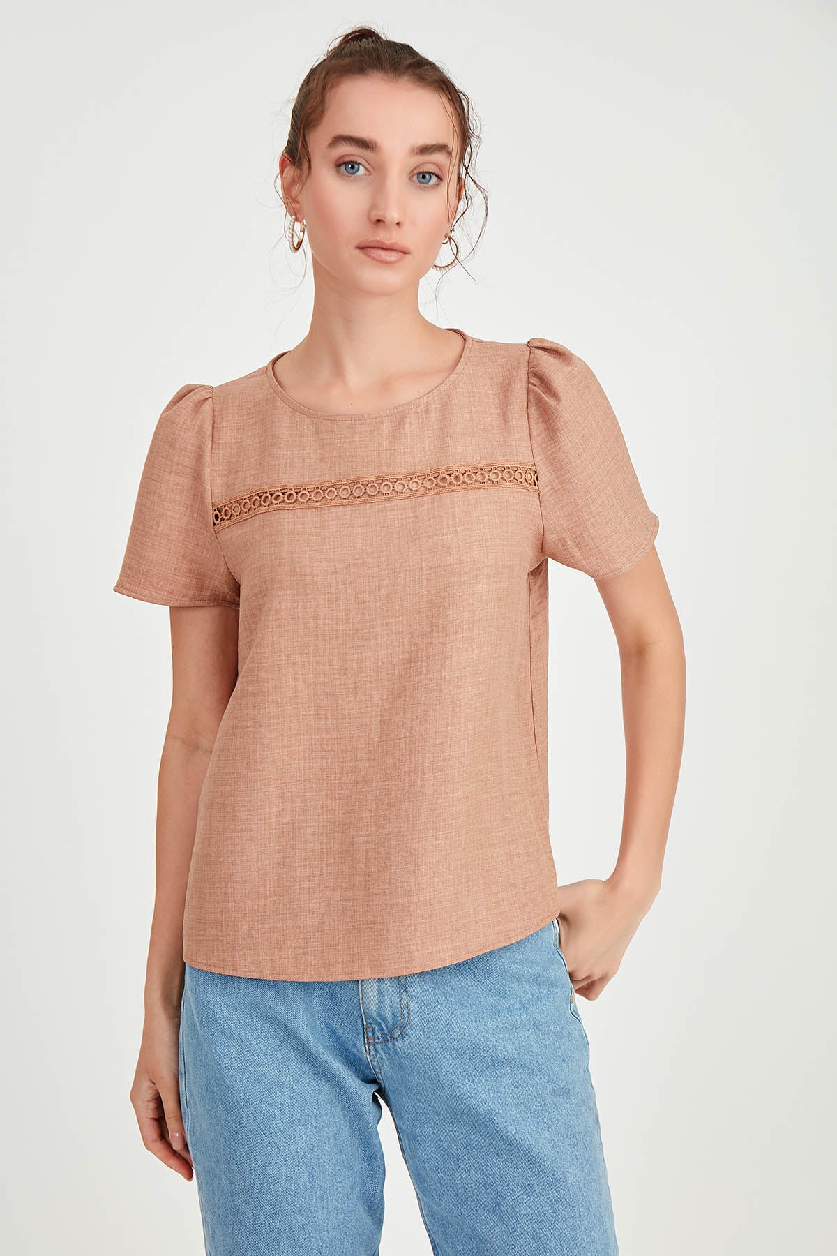 PLEATED SHORT SLEEVE BLOUSE