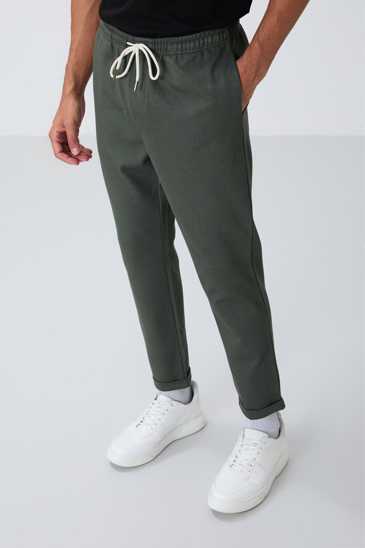 Textured Surface Right Standard Fit Men's Tracksuit Bottom - 82154