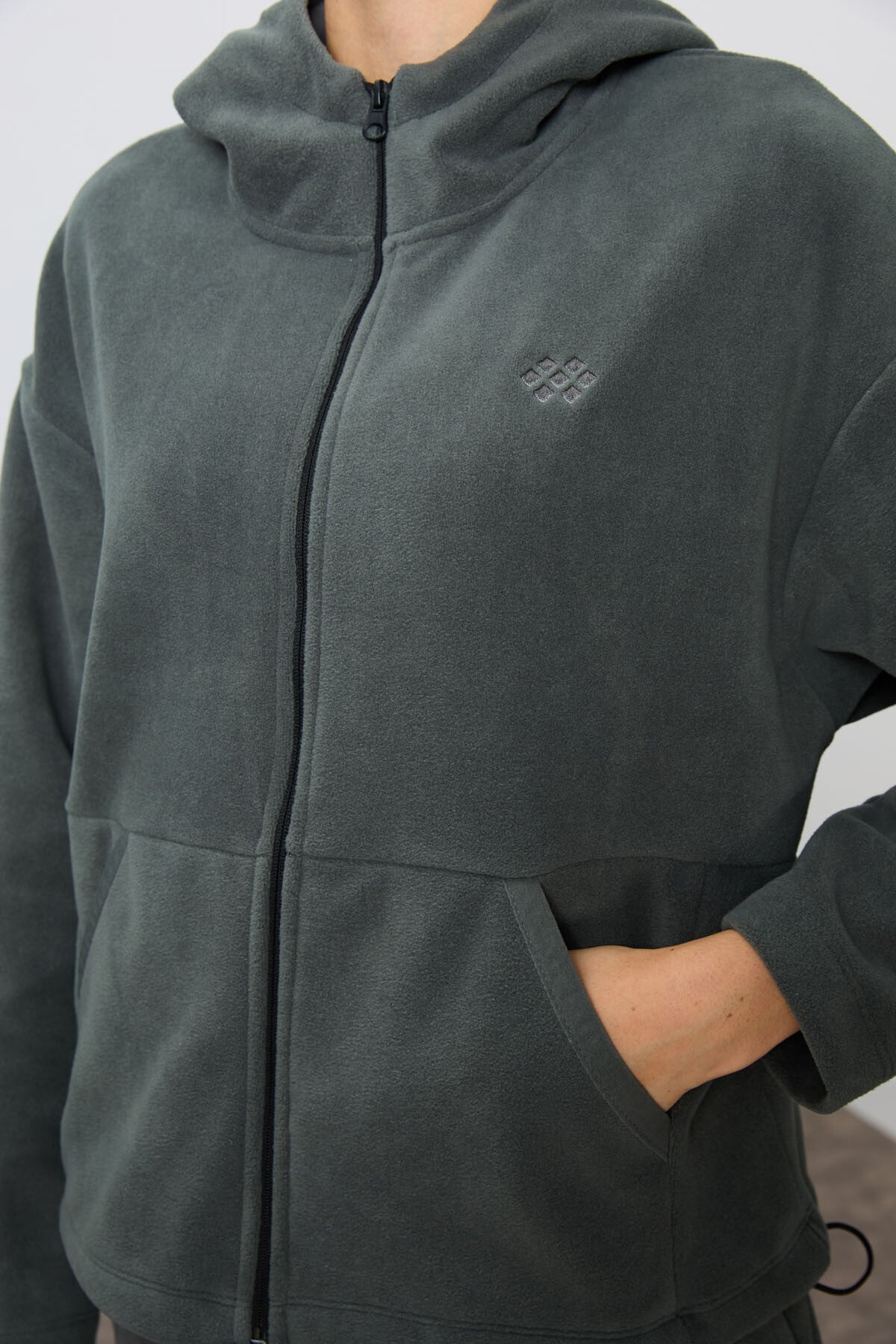 Thick Soft Textured Hooded Oversize Embroidered Fleece Women's Tracksuit Set -95338