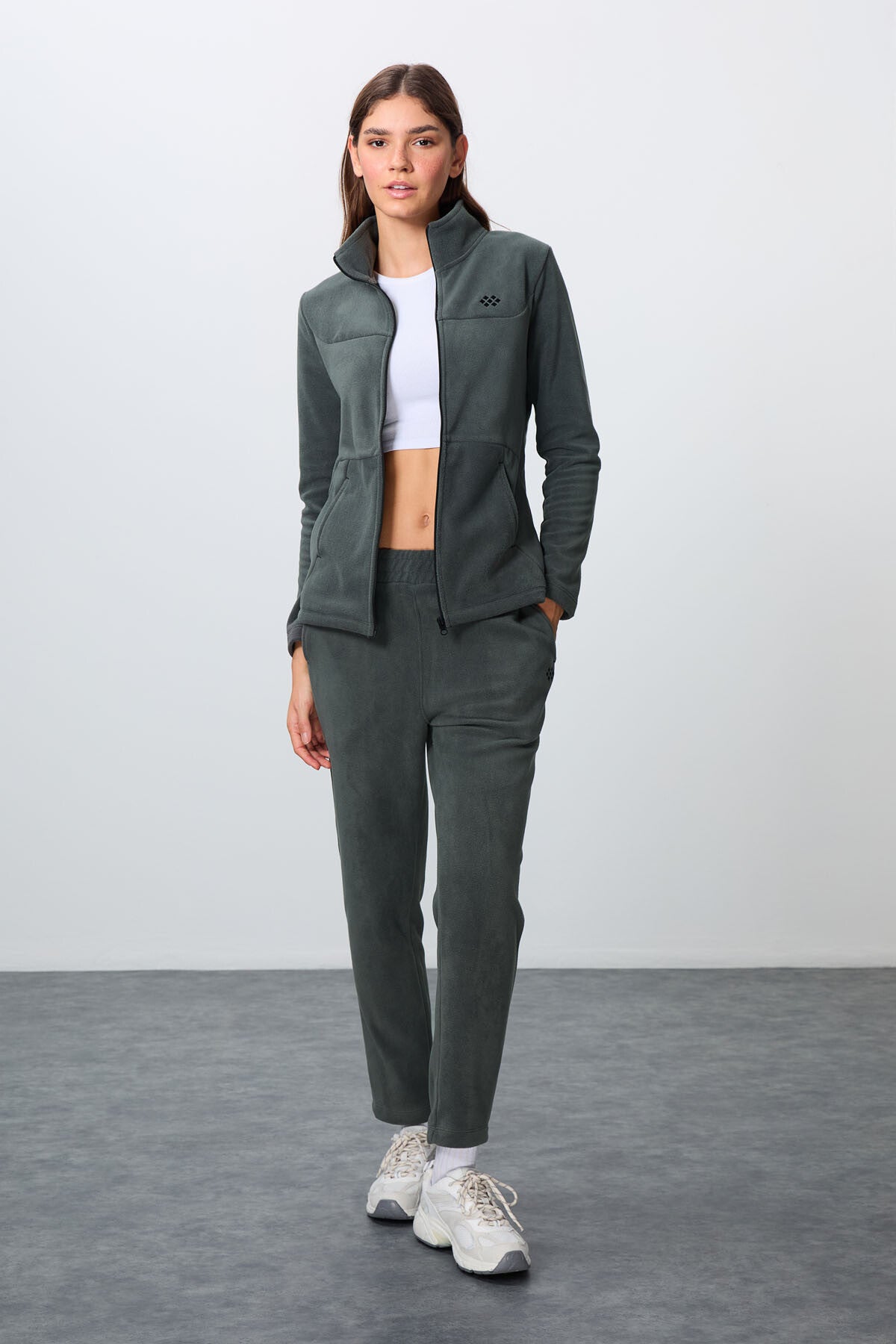 Thick Right Soft Textured Stand Collar Oversize Embroidered Fleece Women's Tracksuit Set -95339
