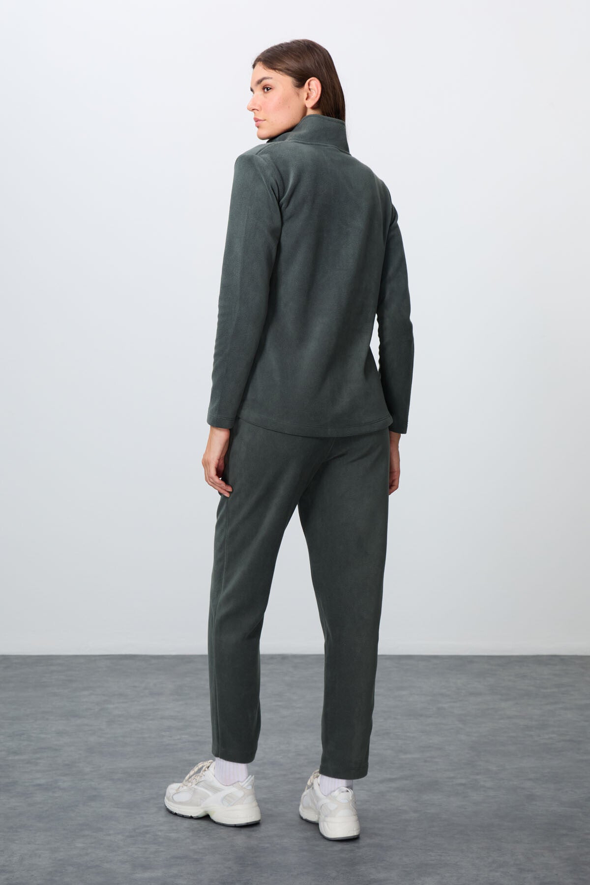 Thick Right Soft Textured Stand Collar Oversize Embroidered Fleece Women's Tracksuit Set -95339