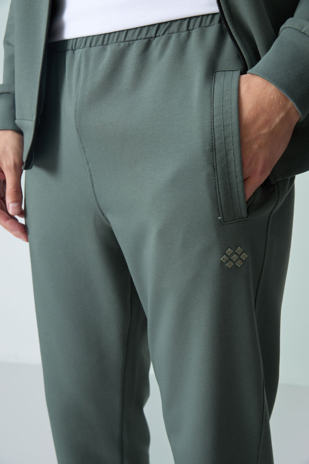 Cotton Thick Soft Textured Comfort Fit Basic Men's Tracksuit Set - 85260
