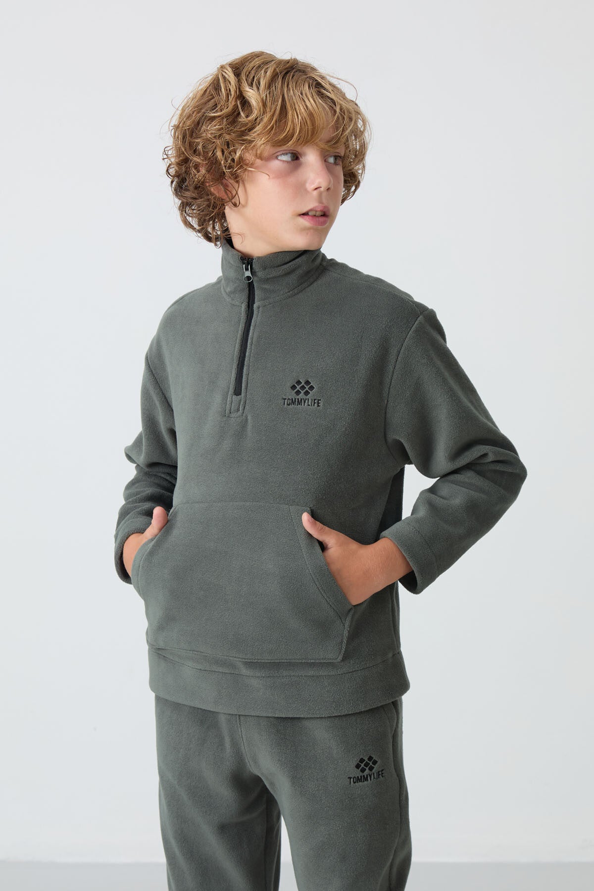 Thick Right Soft Textured Standard Fit Embroidered Fleece Boys' Tracksuit Set - 11218