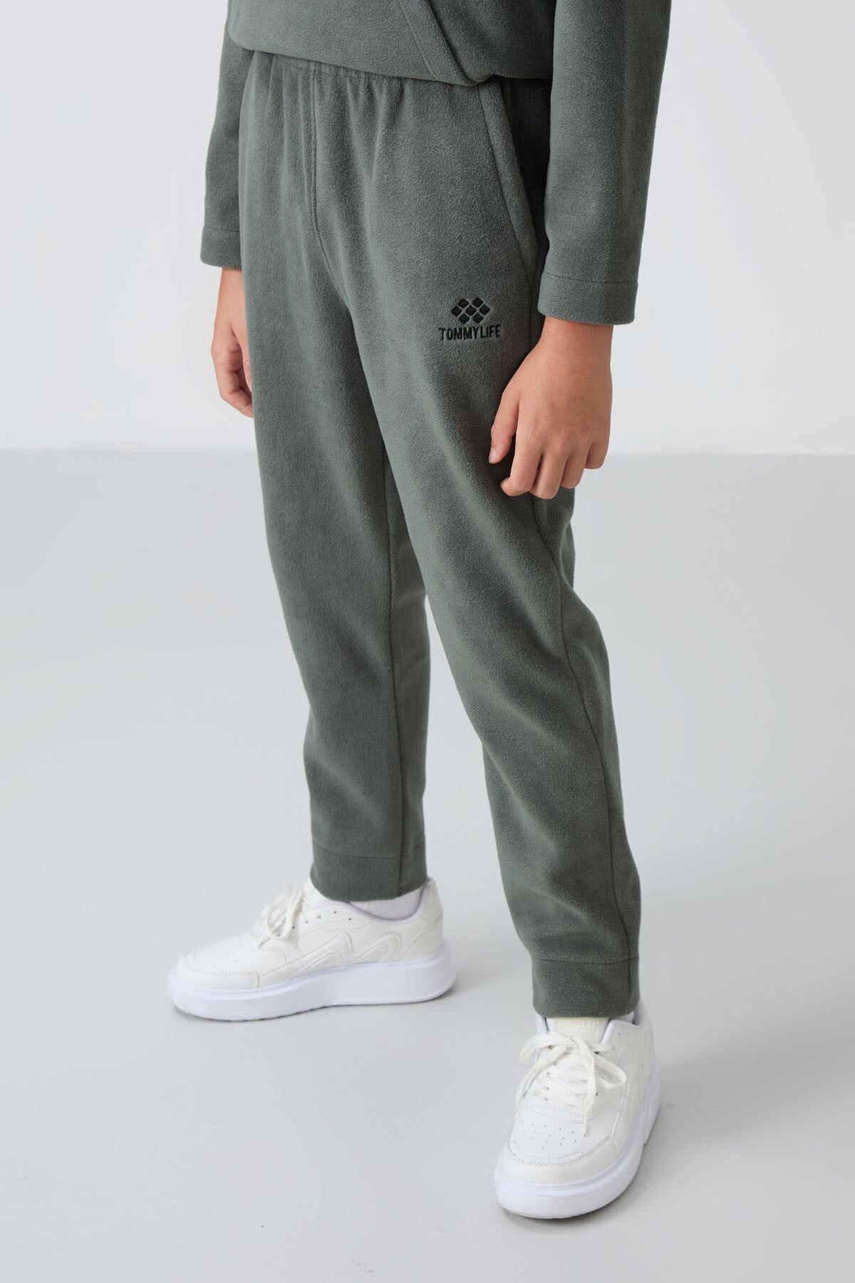 Thick Right Soft Textured Standard Fit Embroidered Fleece Boys' Tracksuit Set - 11218