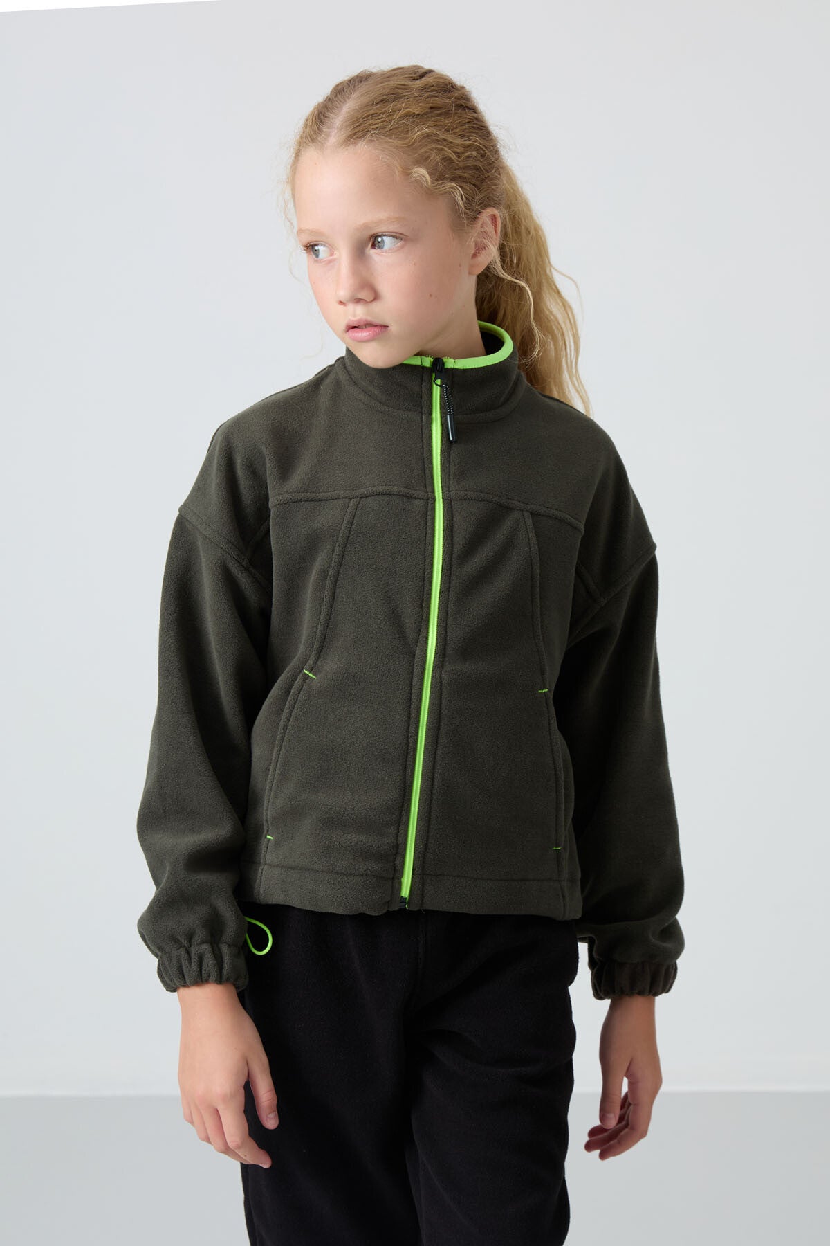 Thick Right Soft Textured Standard Fit Embroidered Fleece Girls' Sweatshirt - 75157