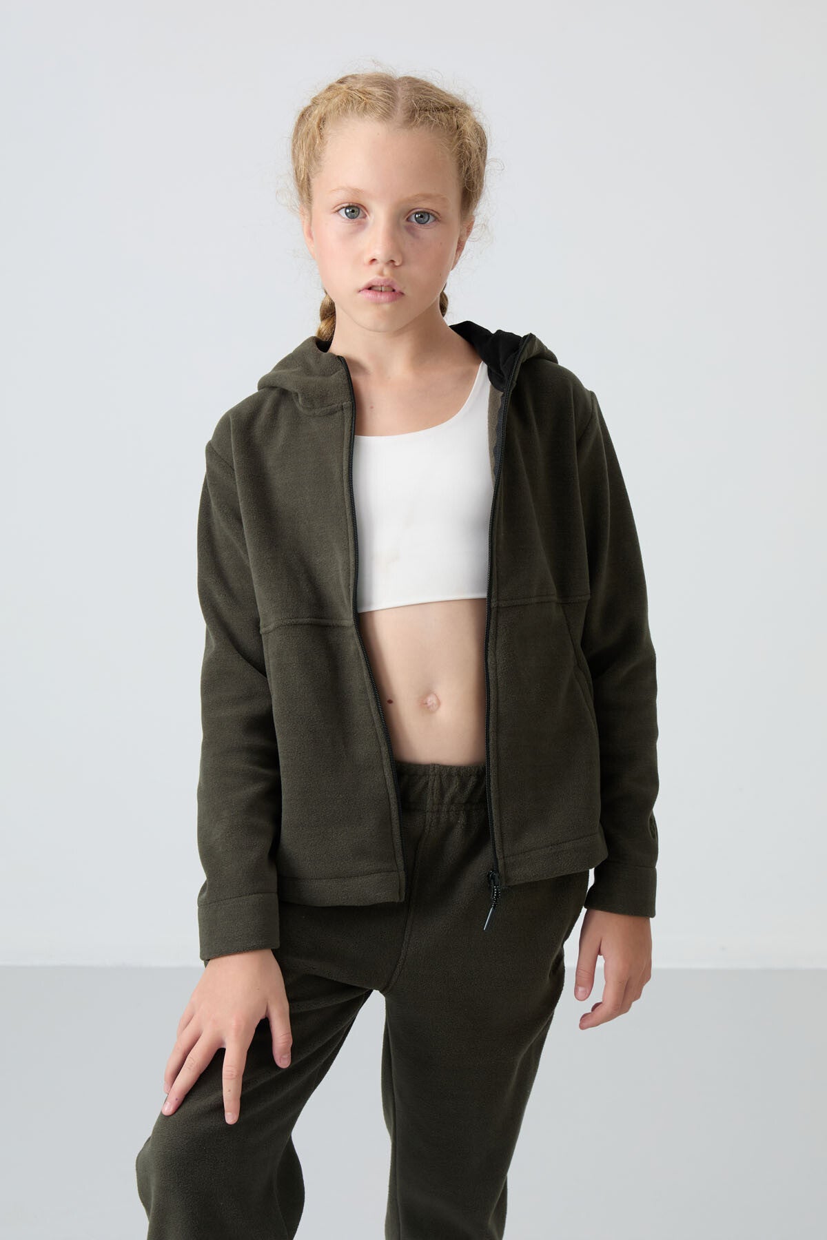 Thick Right Soft Textured Standard Fit Embroidered Fleece Girl's Sweatshirt - 75152
