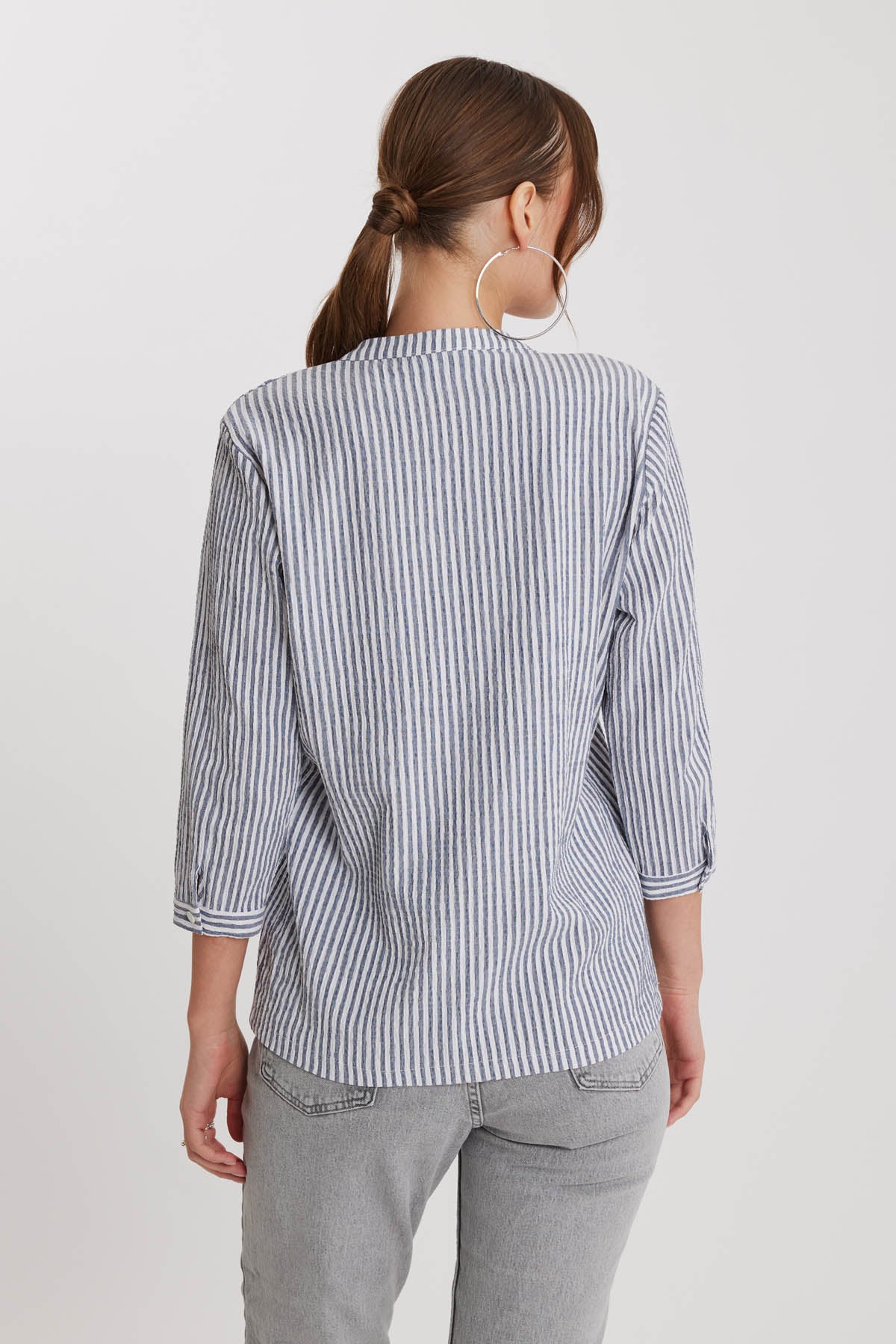 JUDGE COLLAR STRIPED BUTTON BLOUSE