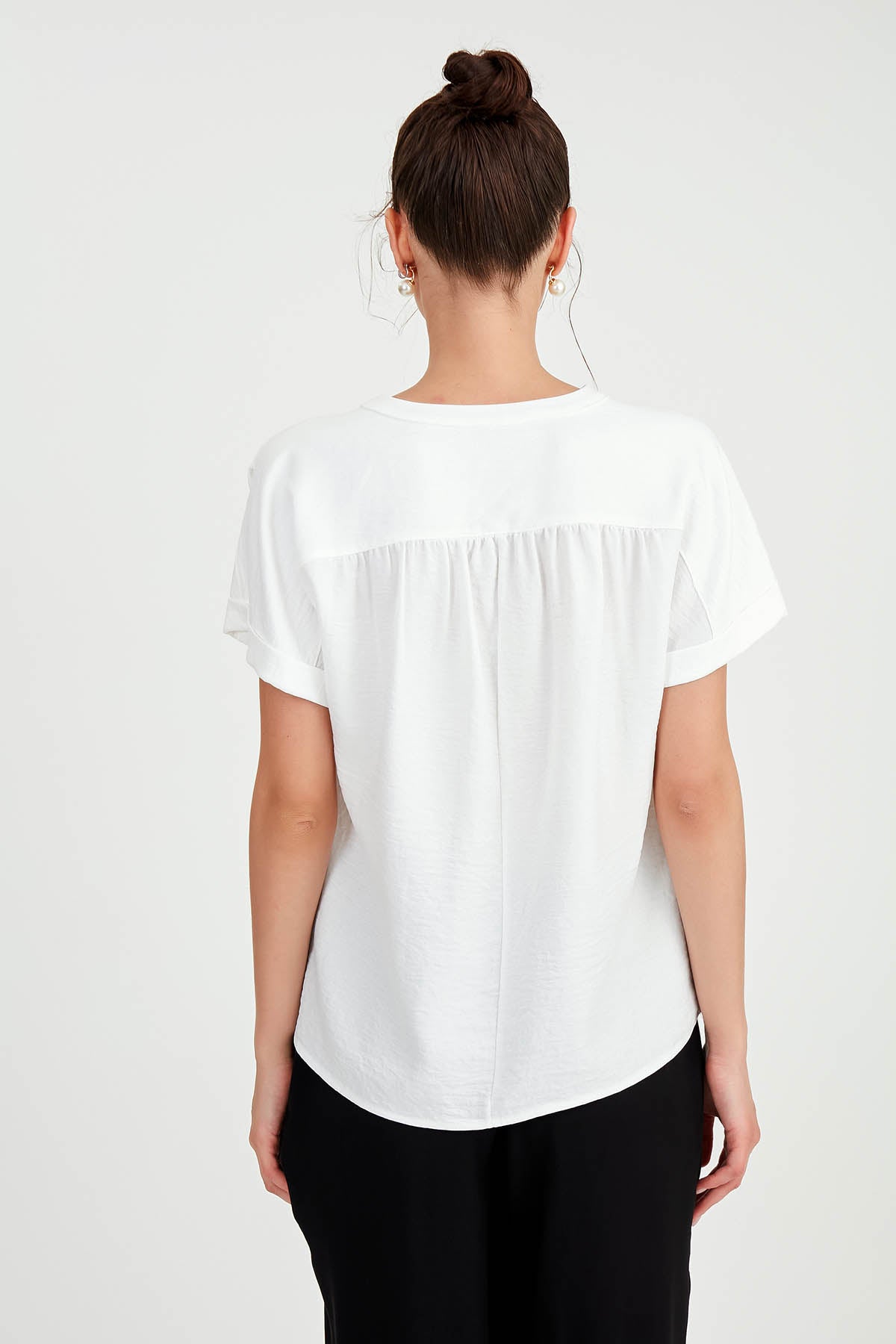 SHORT SLEEVE V NECK BLOUSE