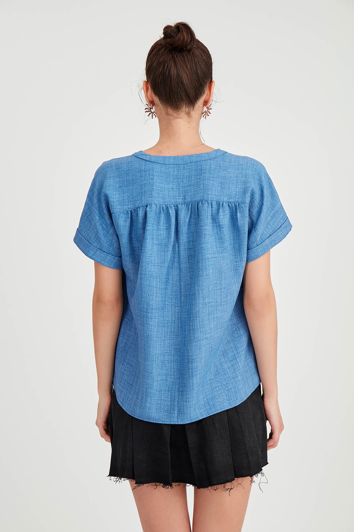 SHORT SLEEVE V NECK BLOUSE
