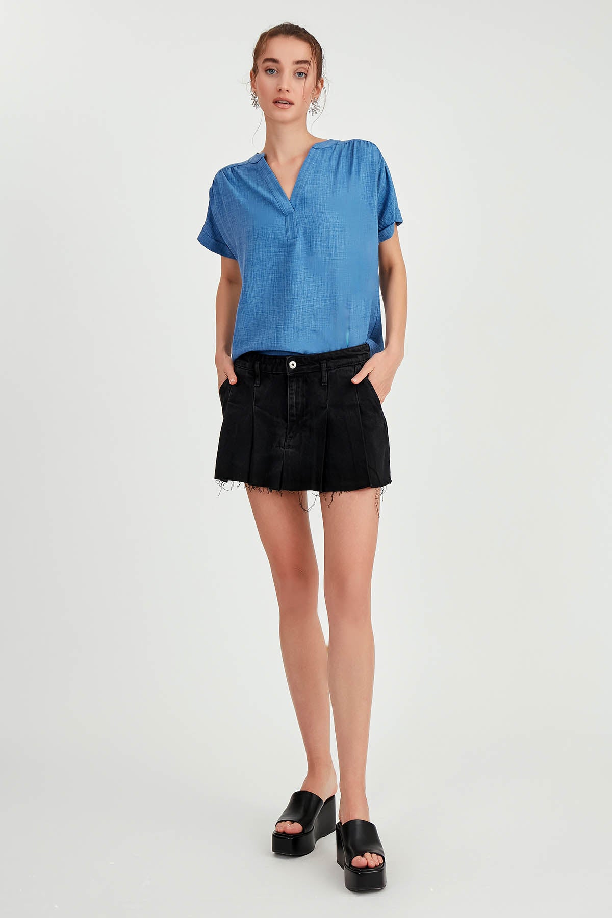 SHORT SLEEVE V NECK BLOUSE