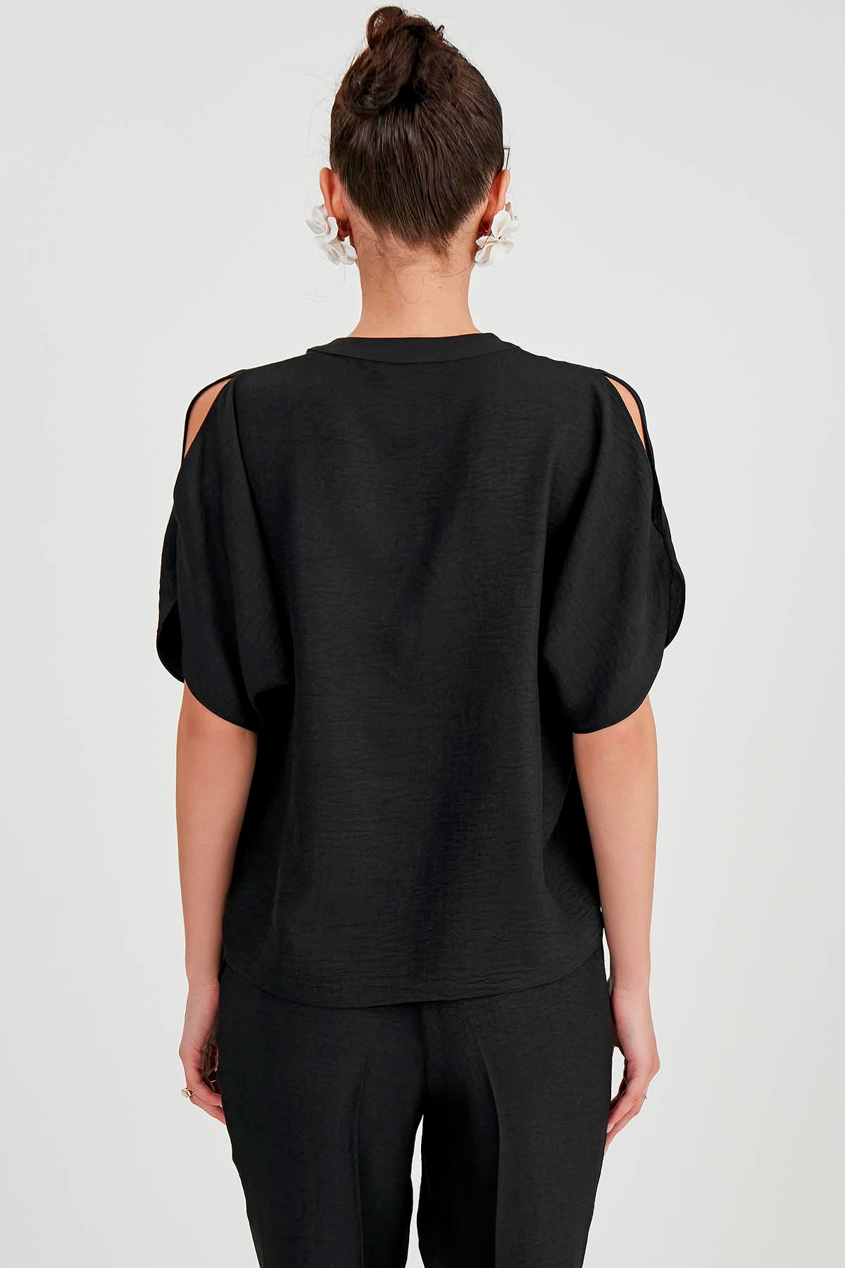 JUDGE COLLAR BLOUSE