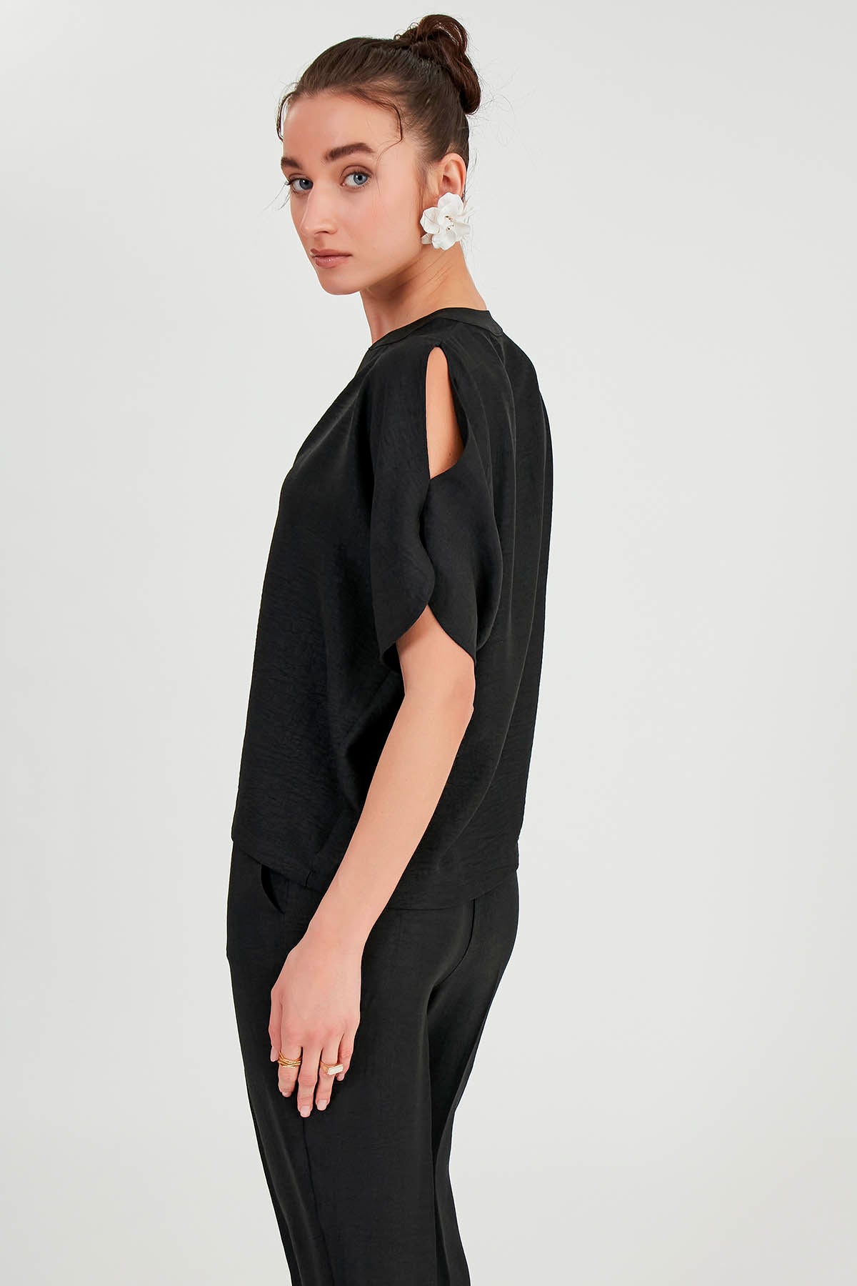 JUDGE COLLAR BLOUSE