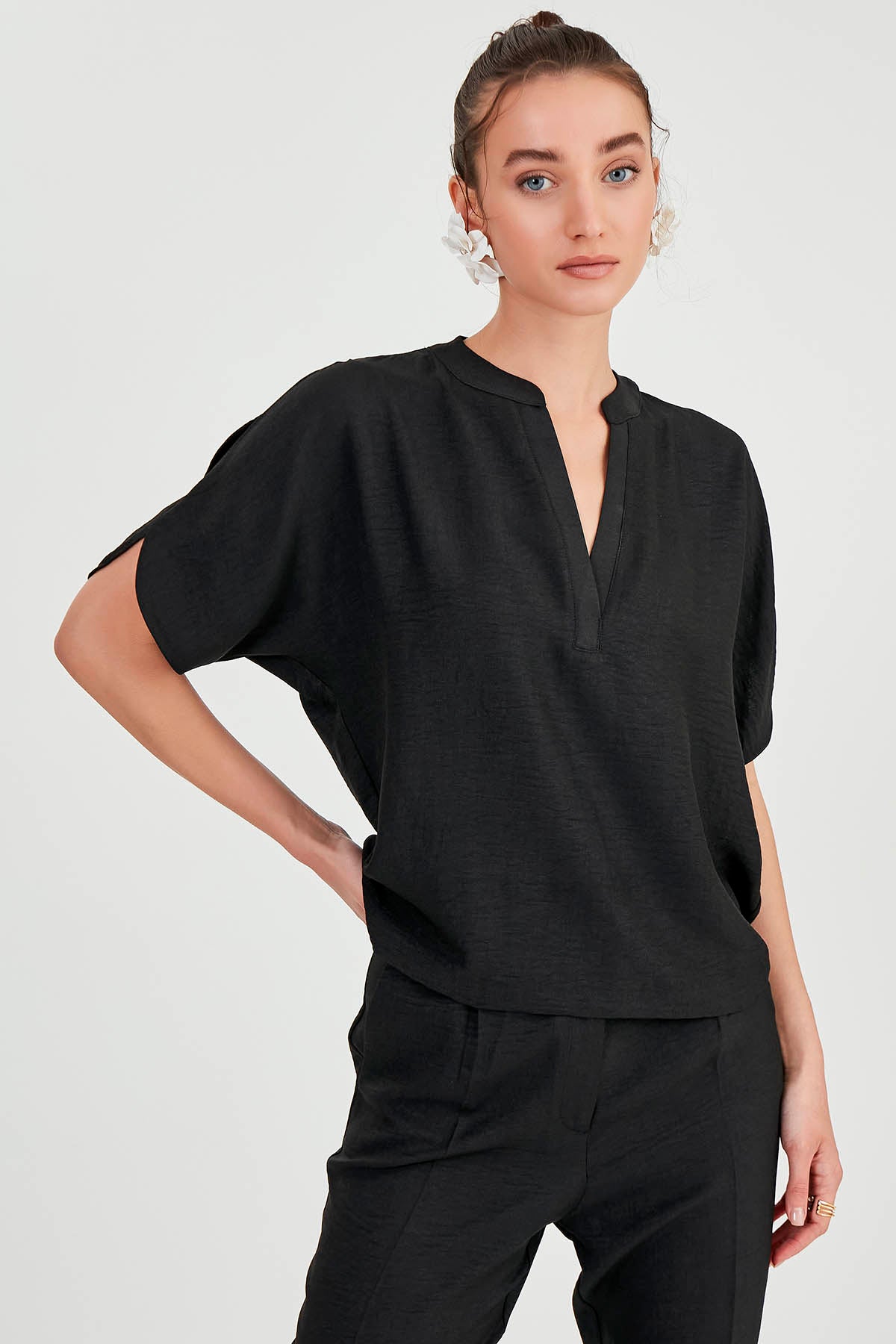 JUDGE COLLAR BLOUSE