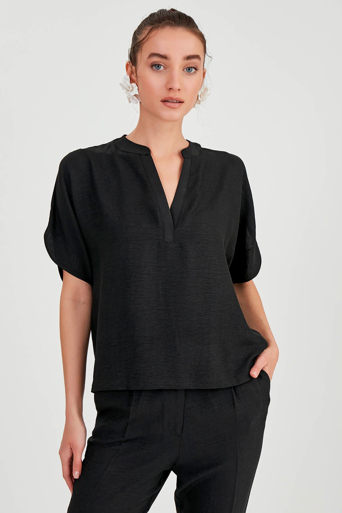 JUDGE COLLAR BLOUSE