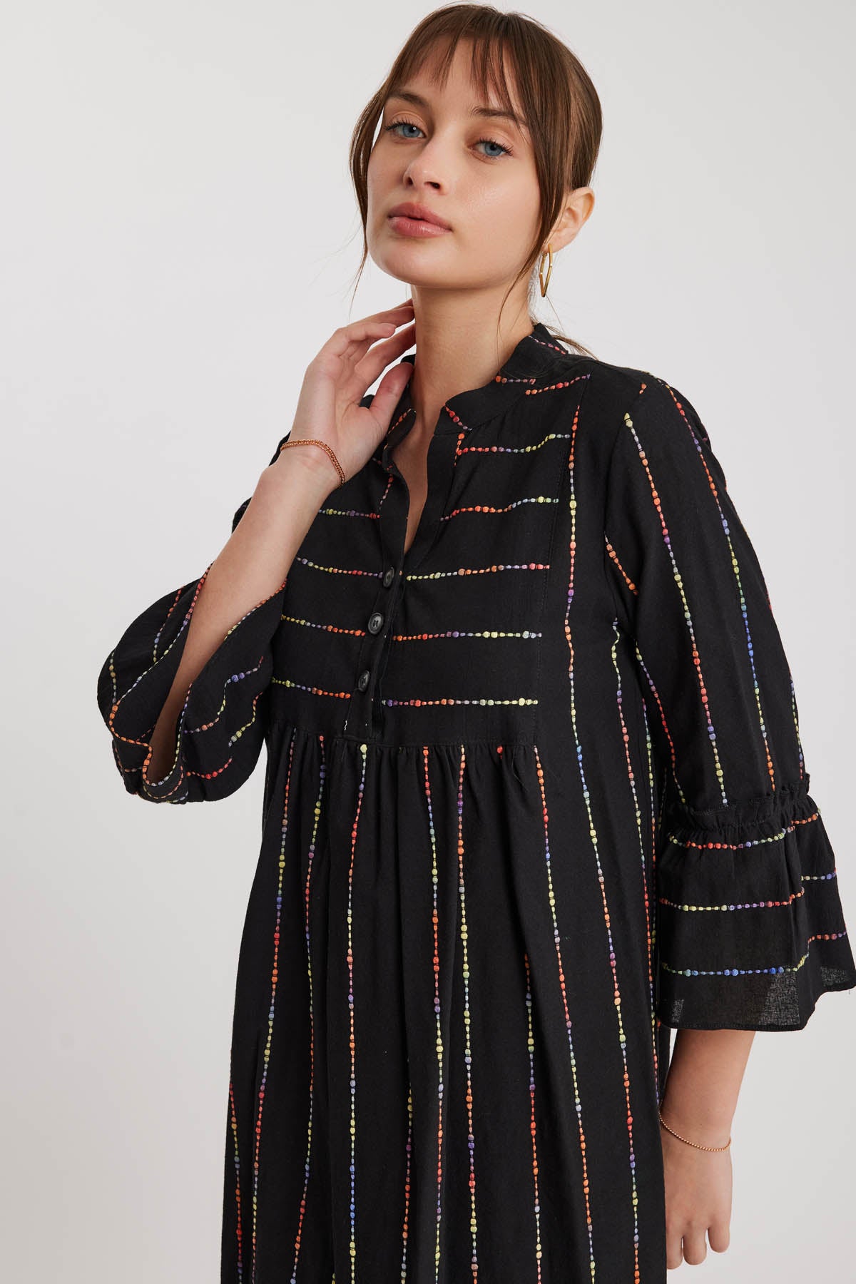 JUDGE COLLAR WITH SLEEVE AND SKIRT TIP FRILL DETAILED DRESS