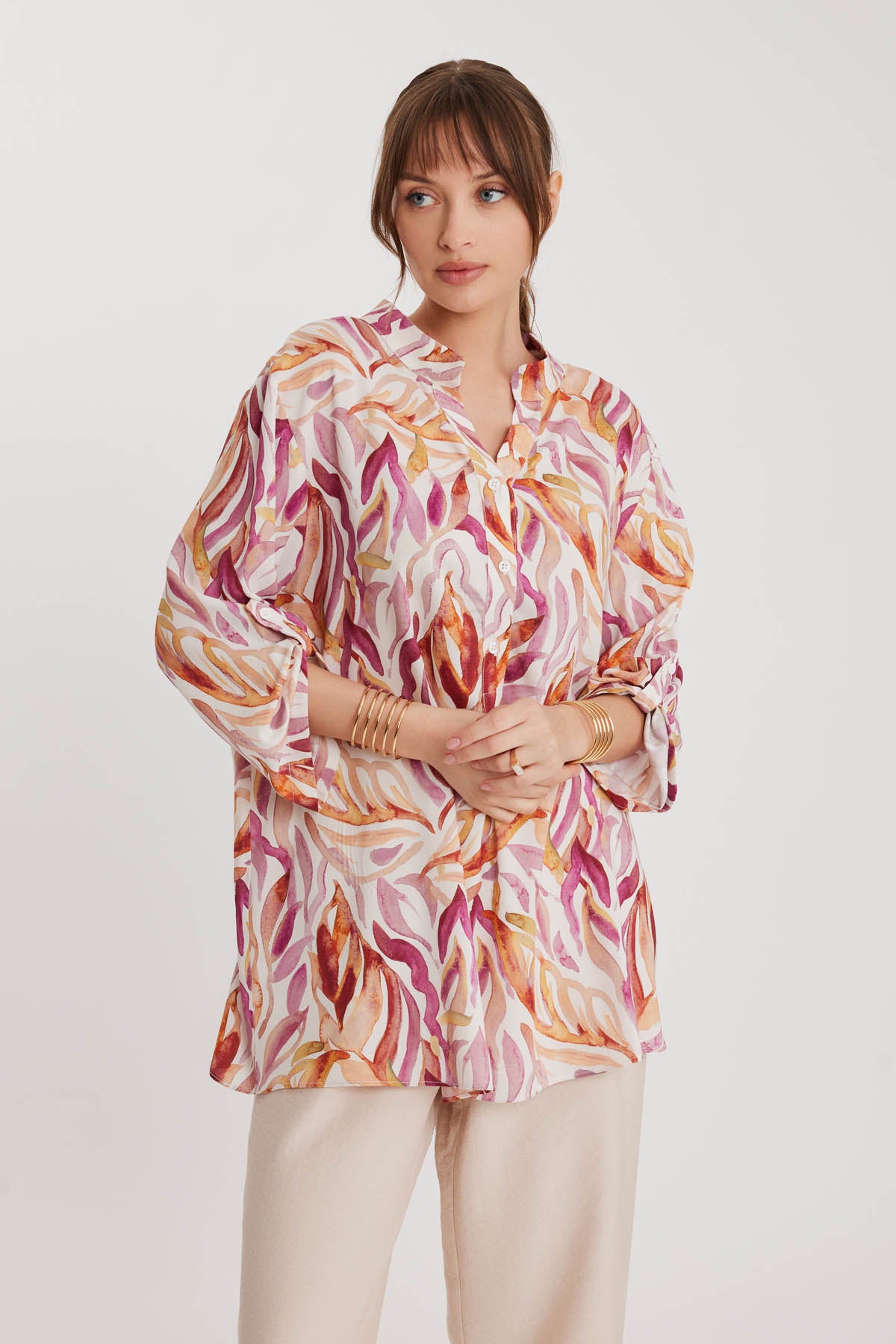 JUDGE COLLAR LOOSE CUT BLOUSE