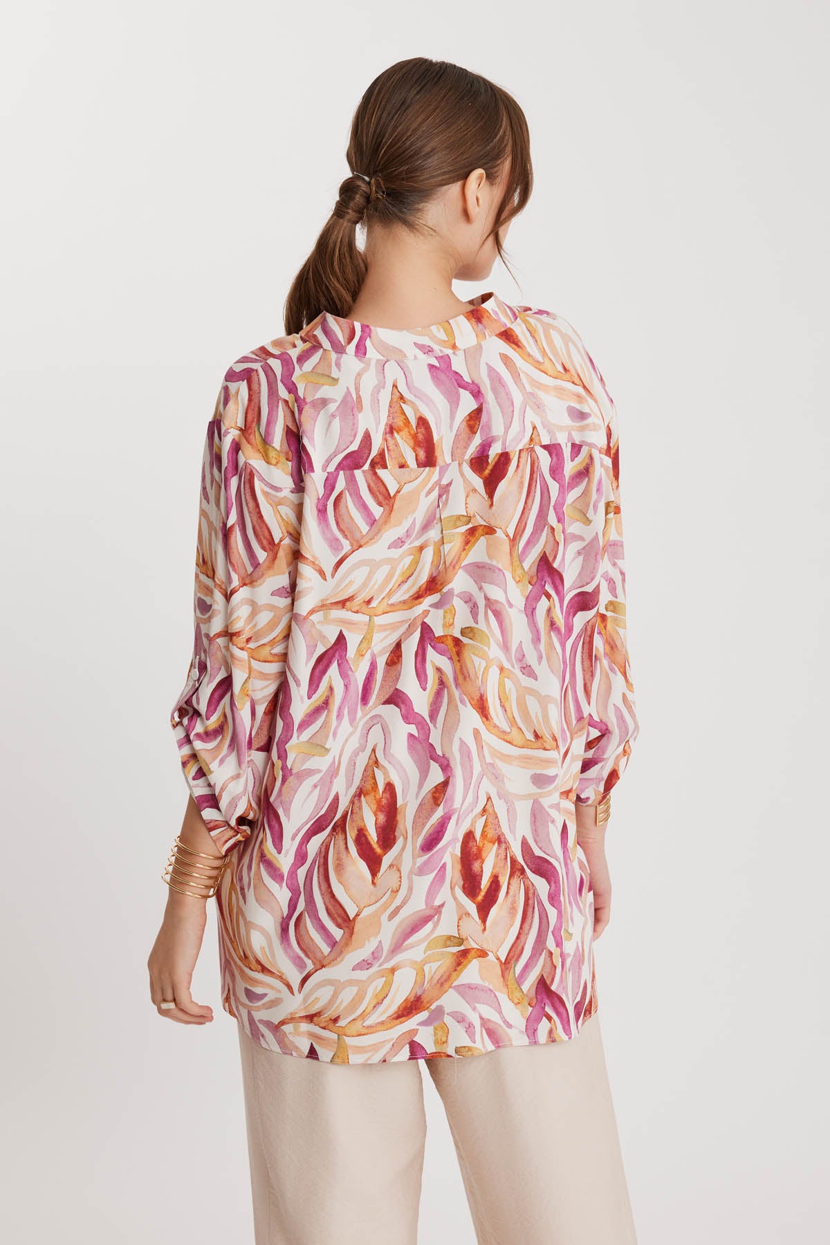 JUDGE COLLAR LOOSE CUT BLOUSE