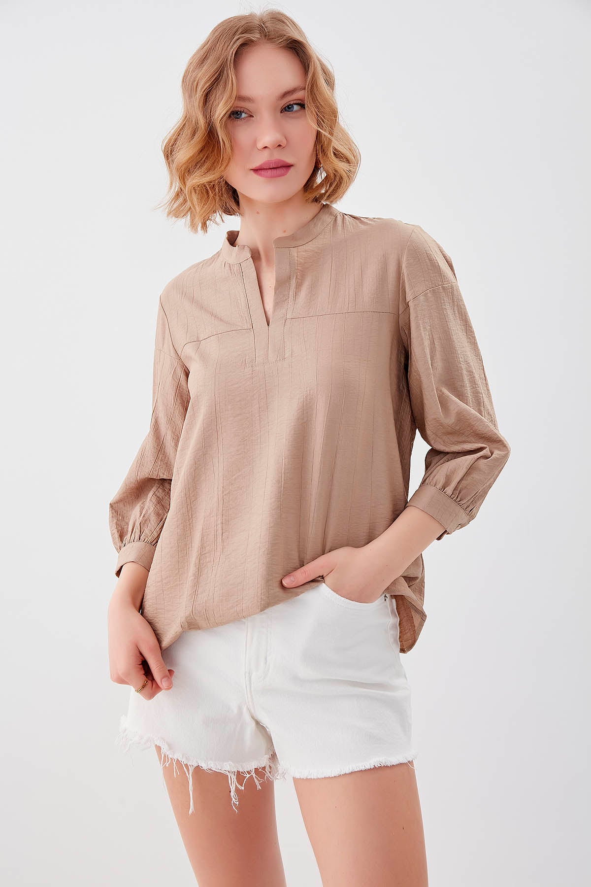 JUDGE COLLAR LONG SLEEVE BLOUSE